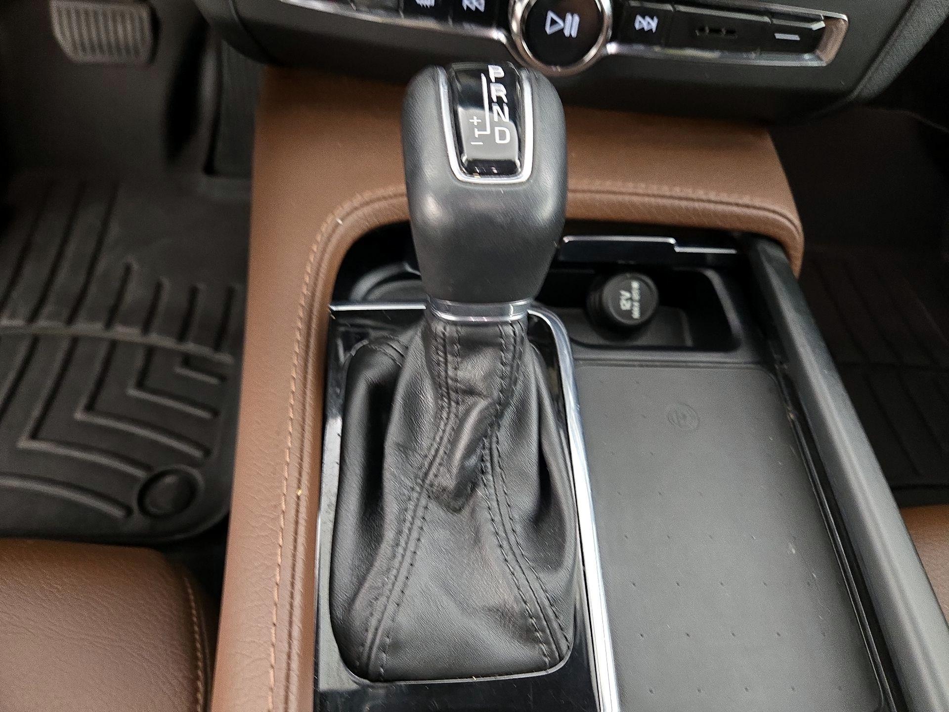 Thumbnail: 2021 Volvo S90 - 17