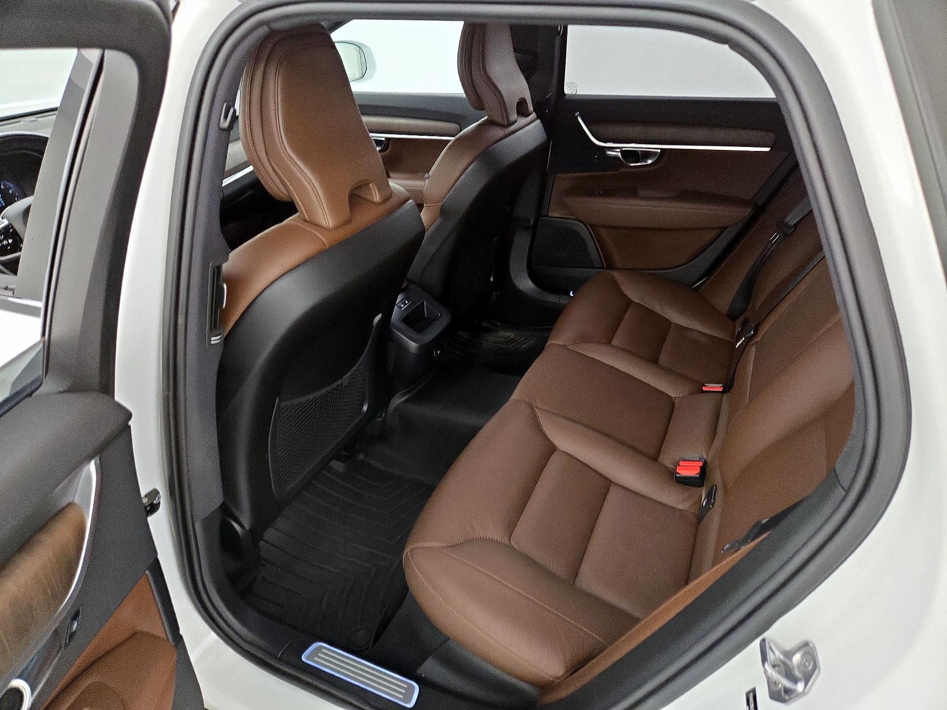 Thumbnail: 2021 Volvo S90 - 20