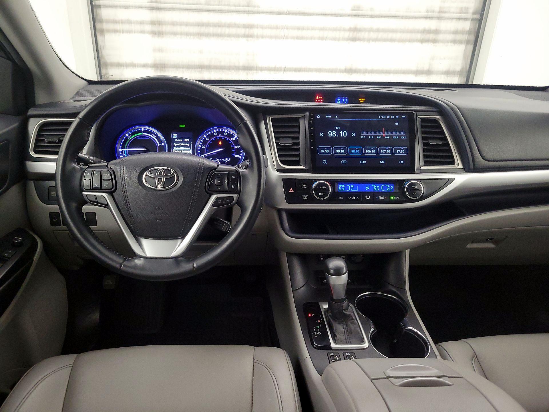 Thumbnail: 2019 Toyota Highlander - 9