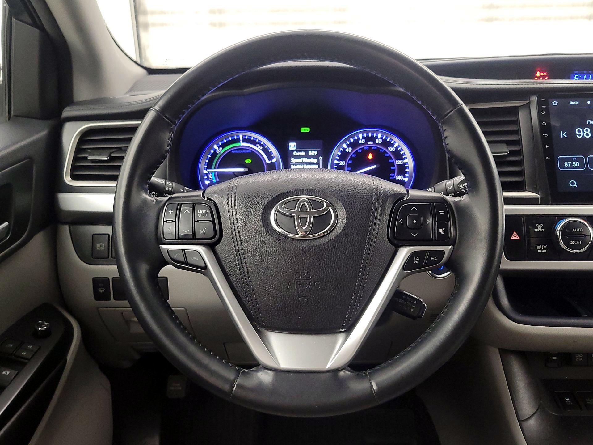 Thumbnail: 2019 Toyota Highlander - 10