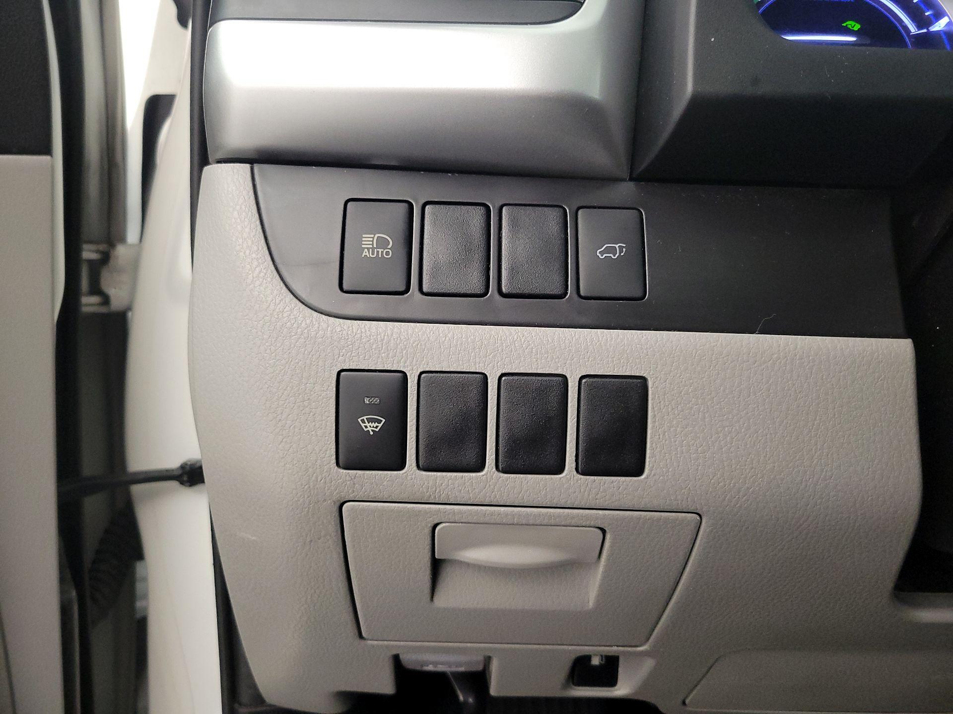 Thumbnail: 2019 Toyota Highlander - 13