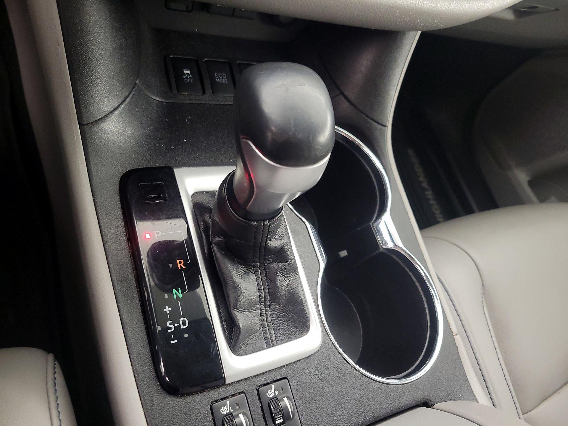 Thumbnail: 2019 Toyota Highlander - 17