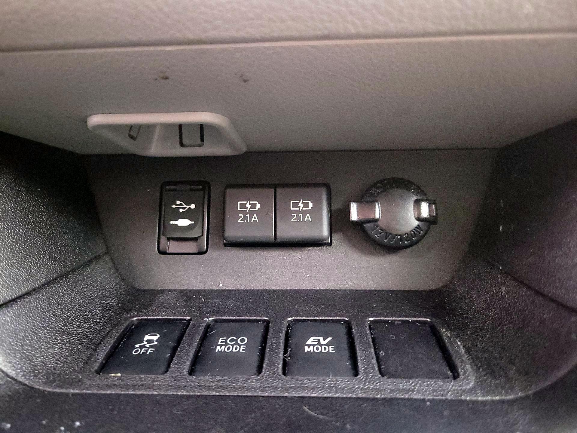 Thumbnail: 2019 Toyota Highlander - 18