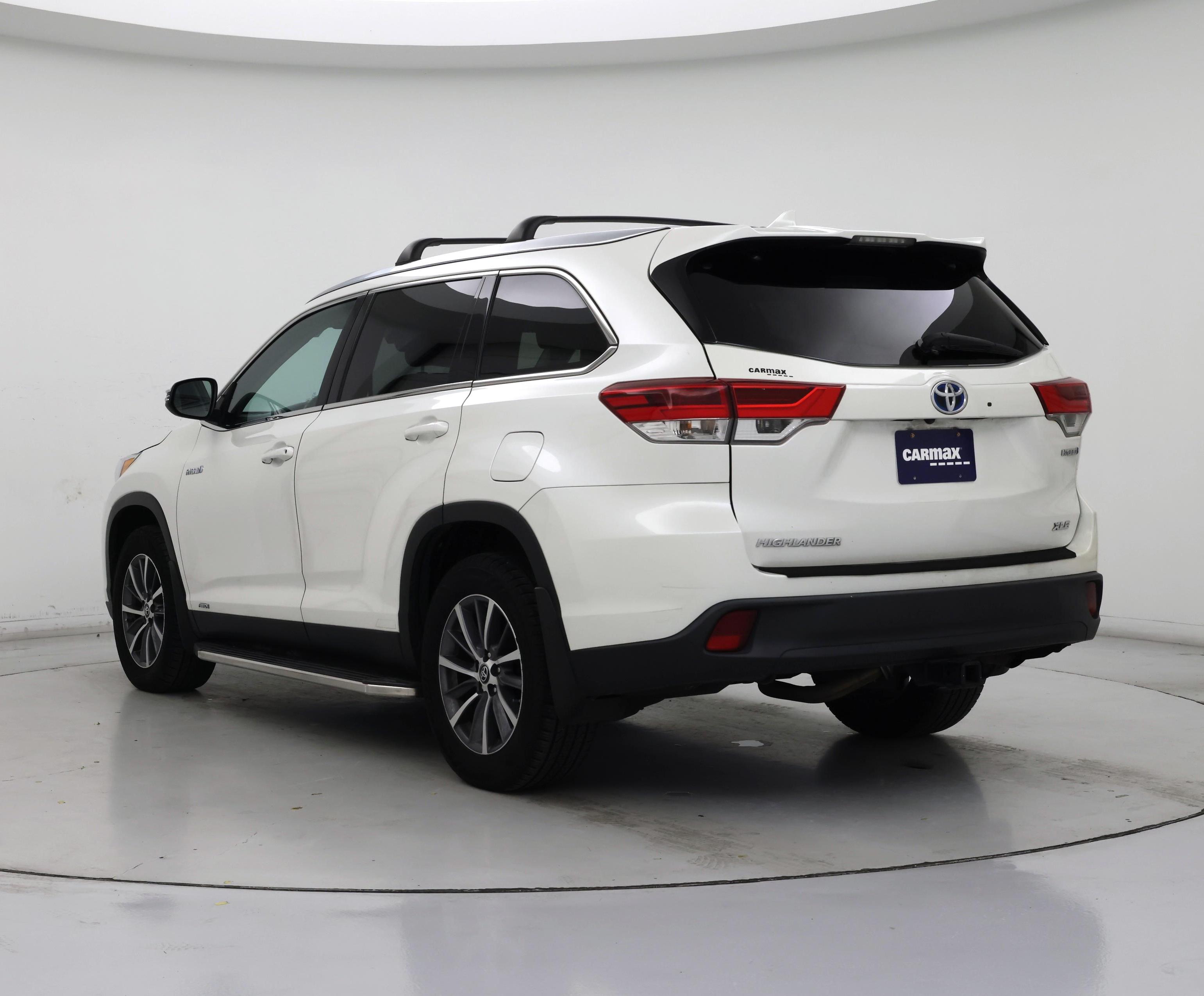 Thumbnail: 2019 Toyota Highlander - 2