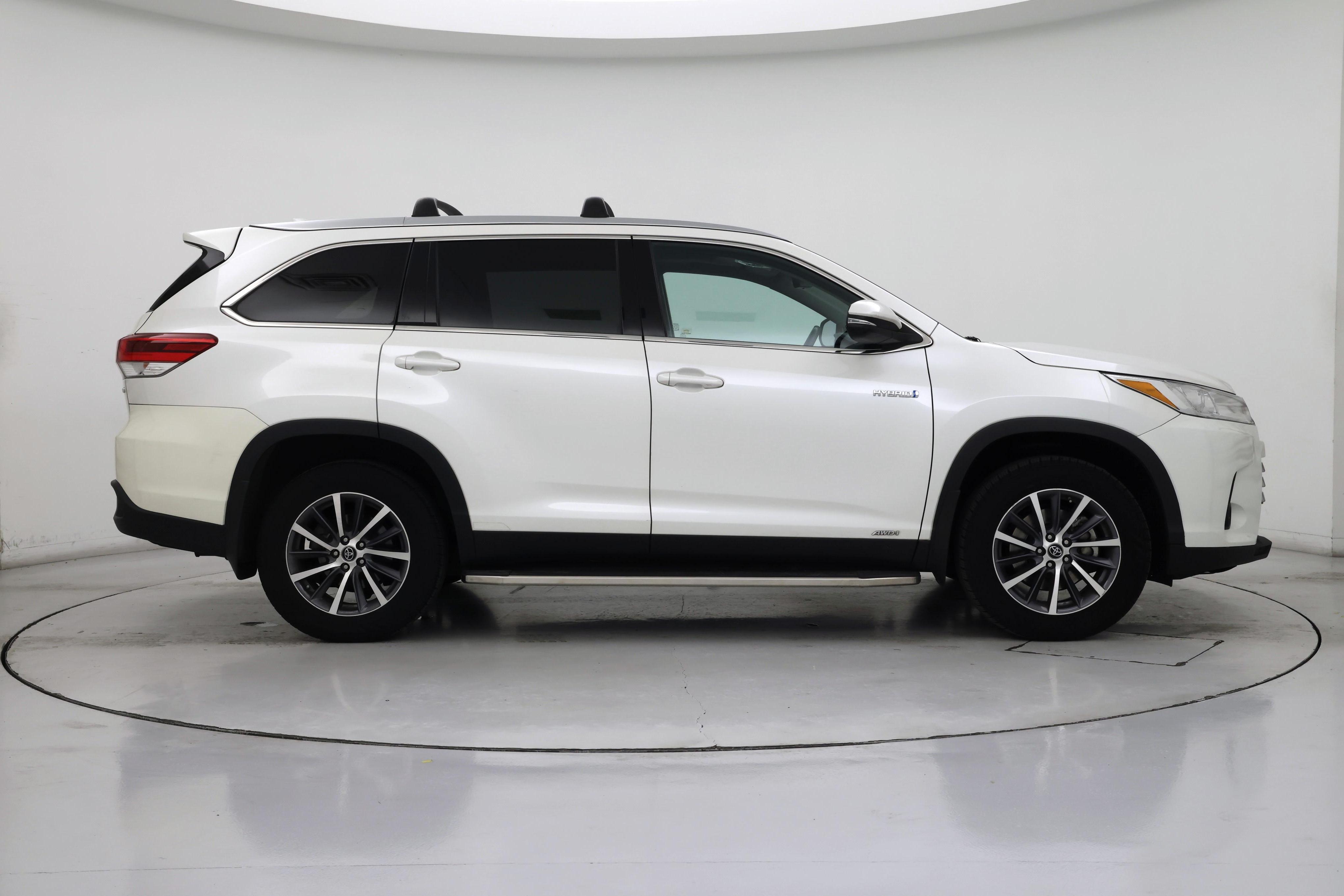 Thumbnail: 2019 Toyota Highlander - 7