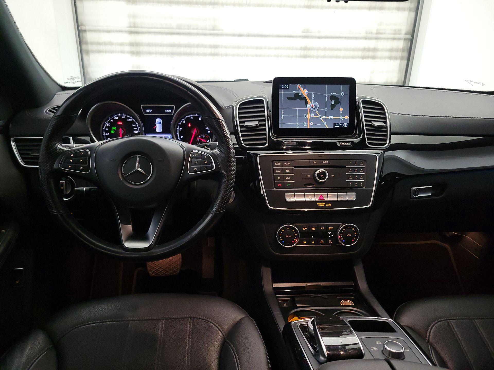 Thumbnail: 2017 Mercedes-Benz GLE - 9