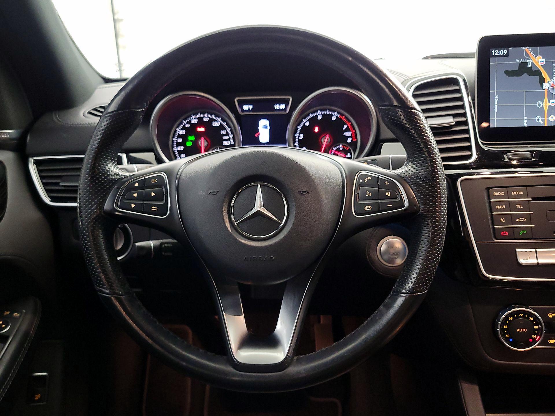 Thumbnail: 2017 Mercedes-Benz GLE - 10