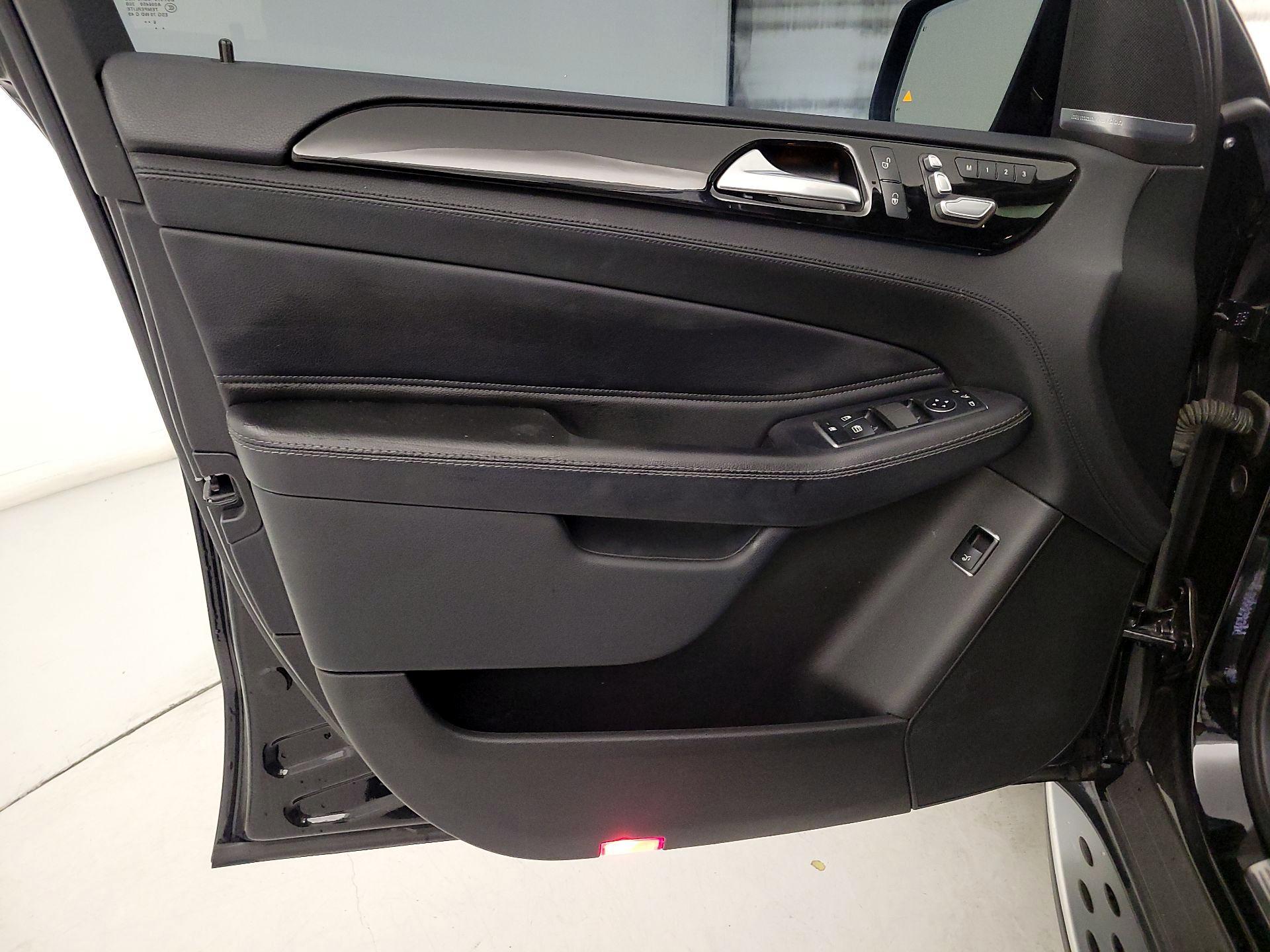 Thumbnail: 2017 Mercedes-Benz GLE - 12