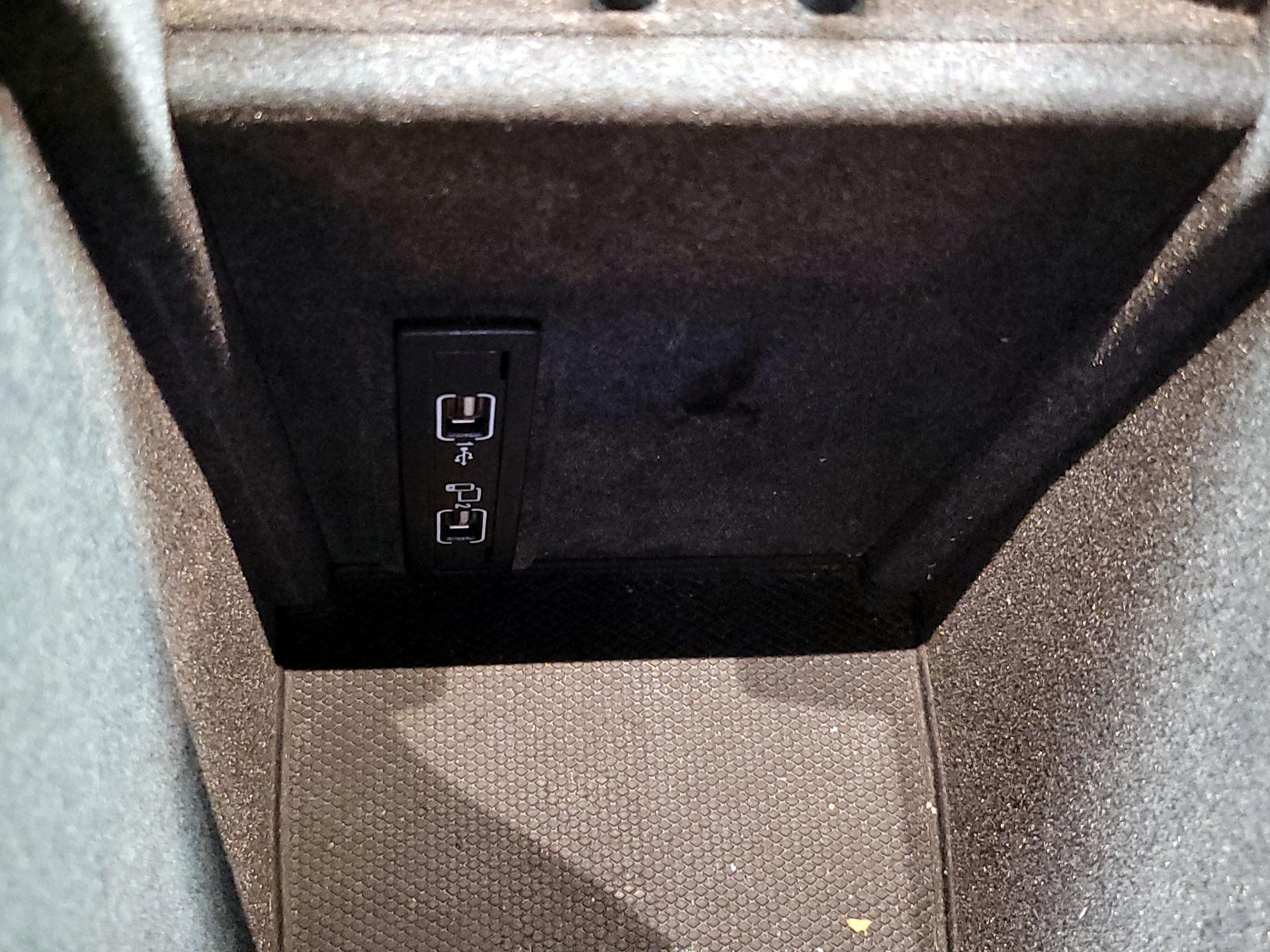 Thumbnail: 2017 Mercedes-Benz GLE - 19