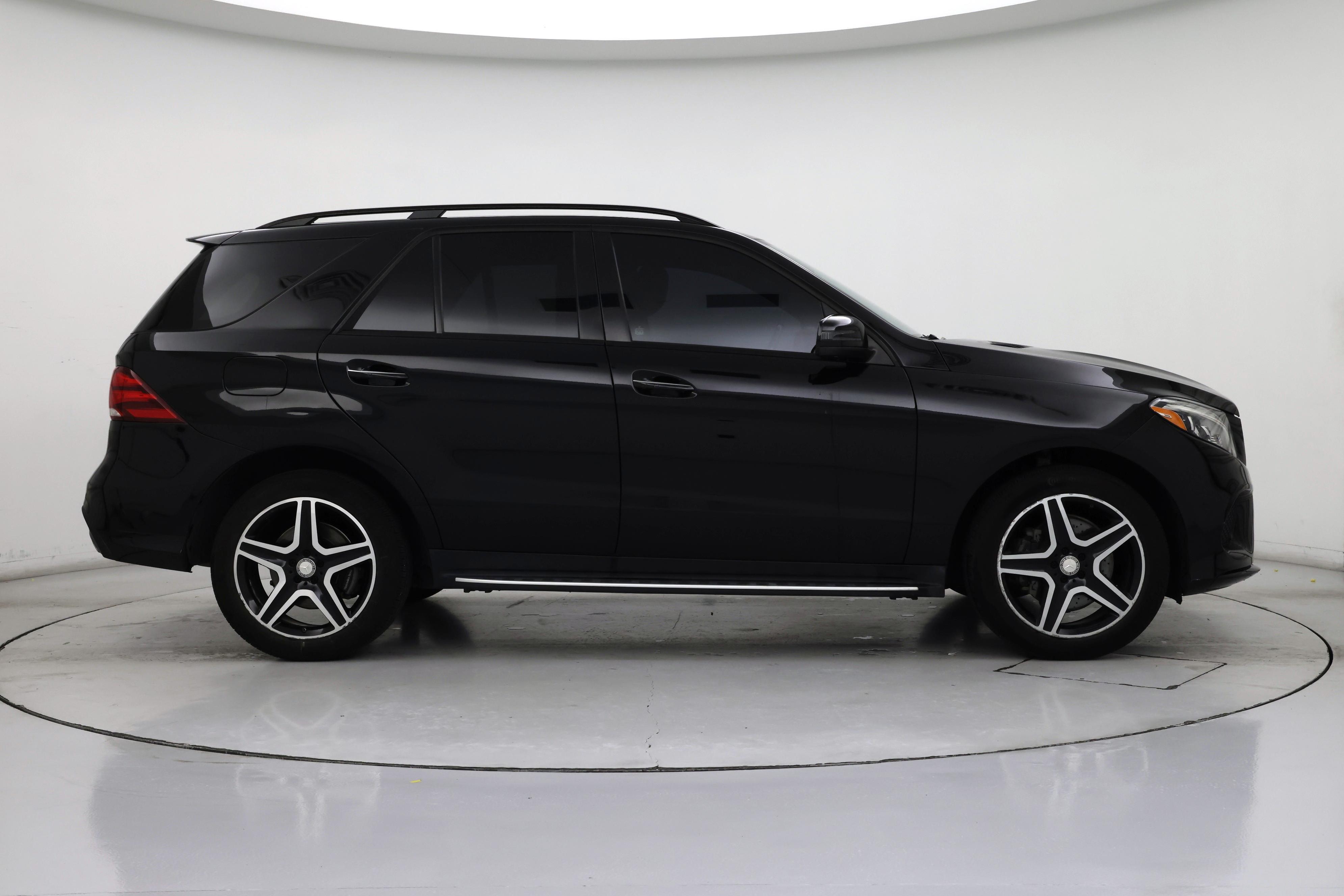 Thumbnail: 2017 Mercedes-Benz GLE - 7
