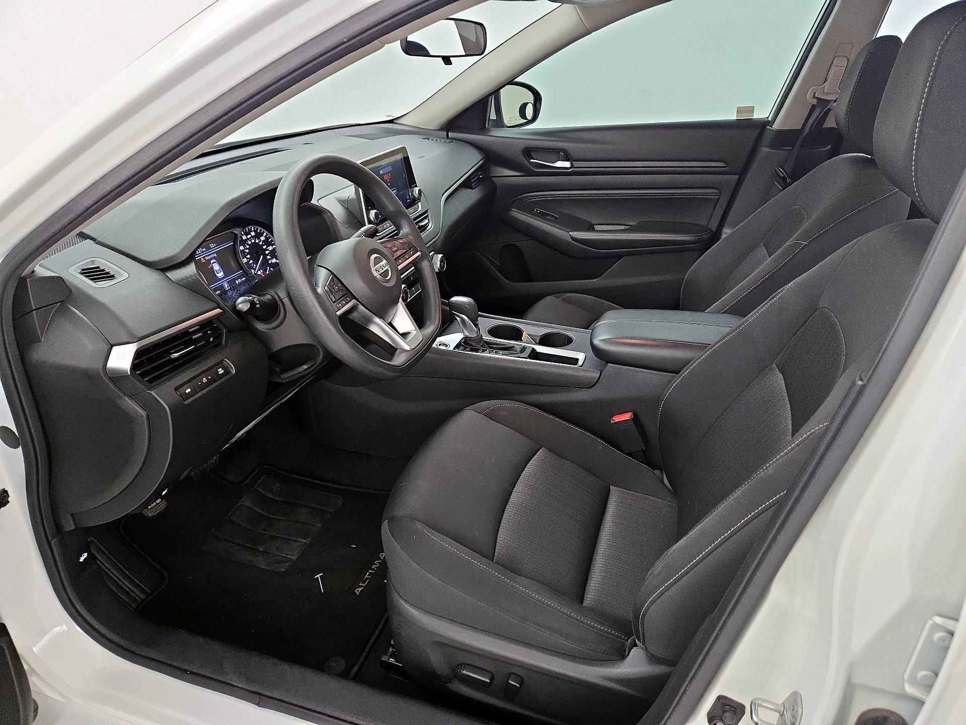 Thumbnail: 2020 Nissan Altima - 11