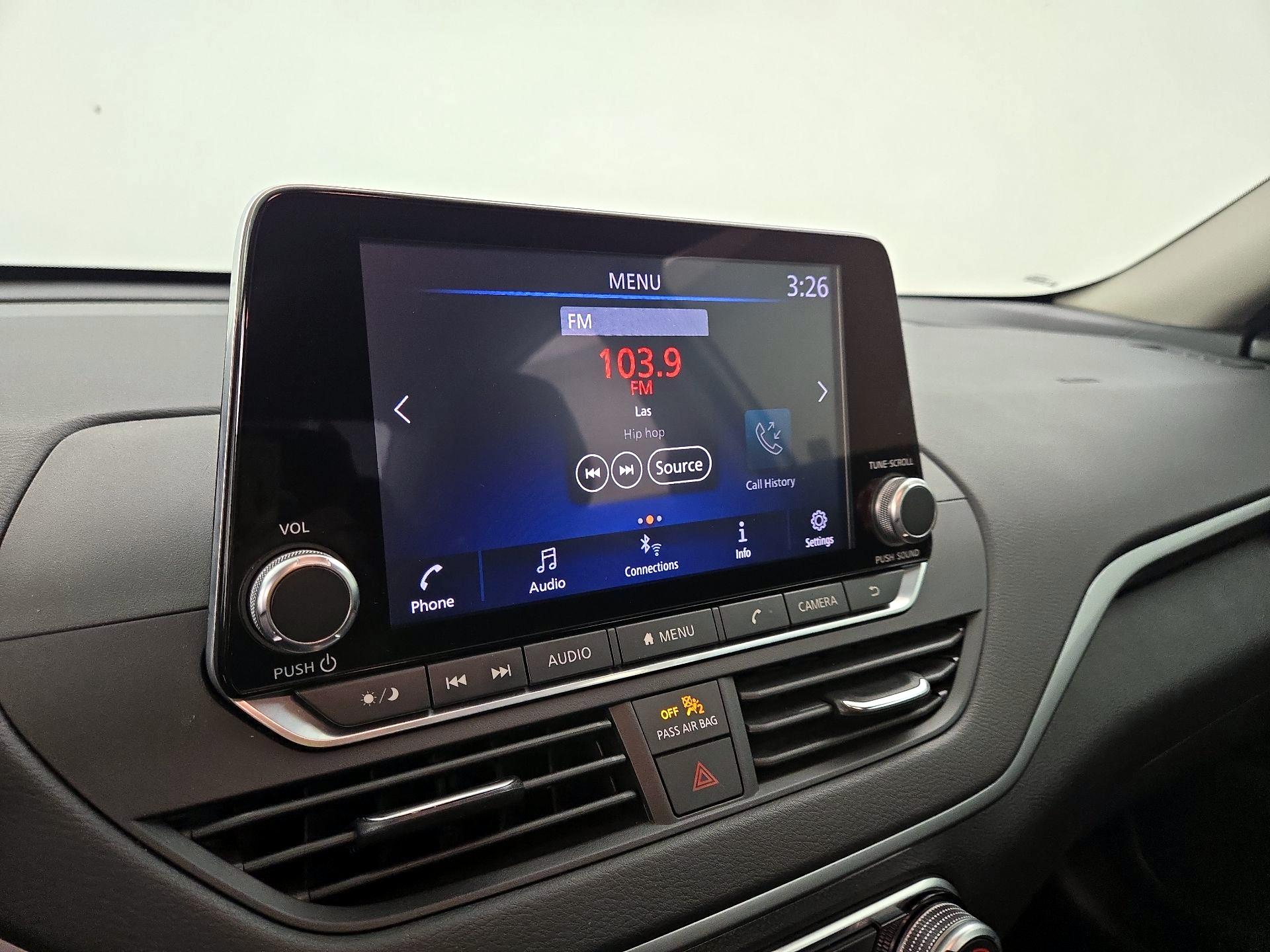 Thumbnail: 2020 Nissan Altima - 15