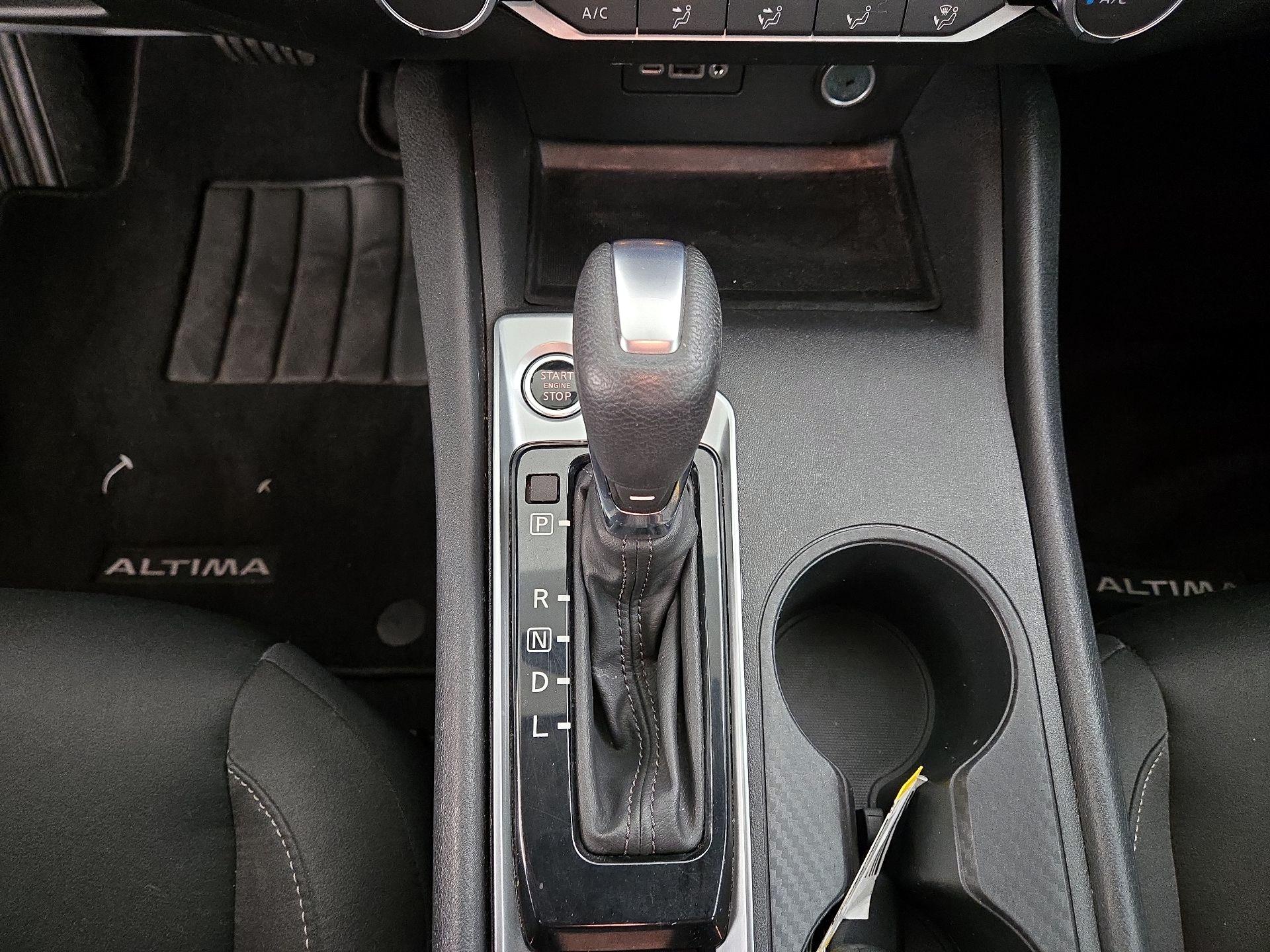 Thumbnail: 2020 Nissan Altima - 17