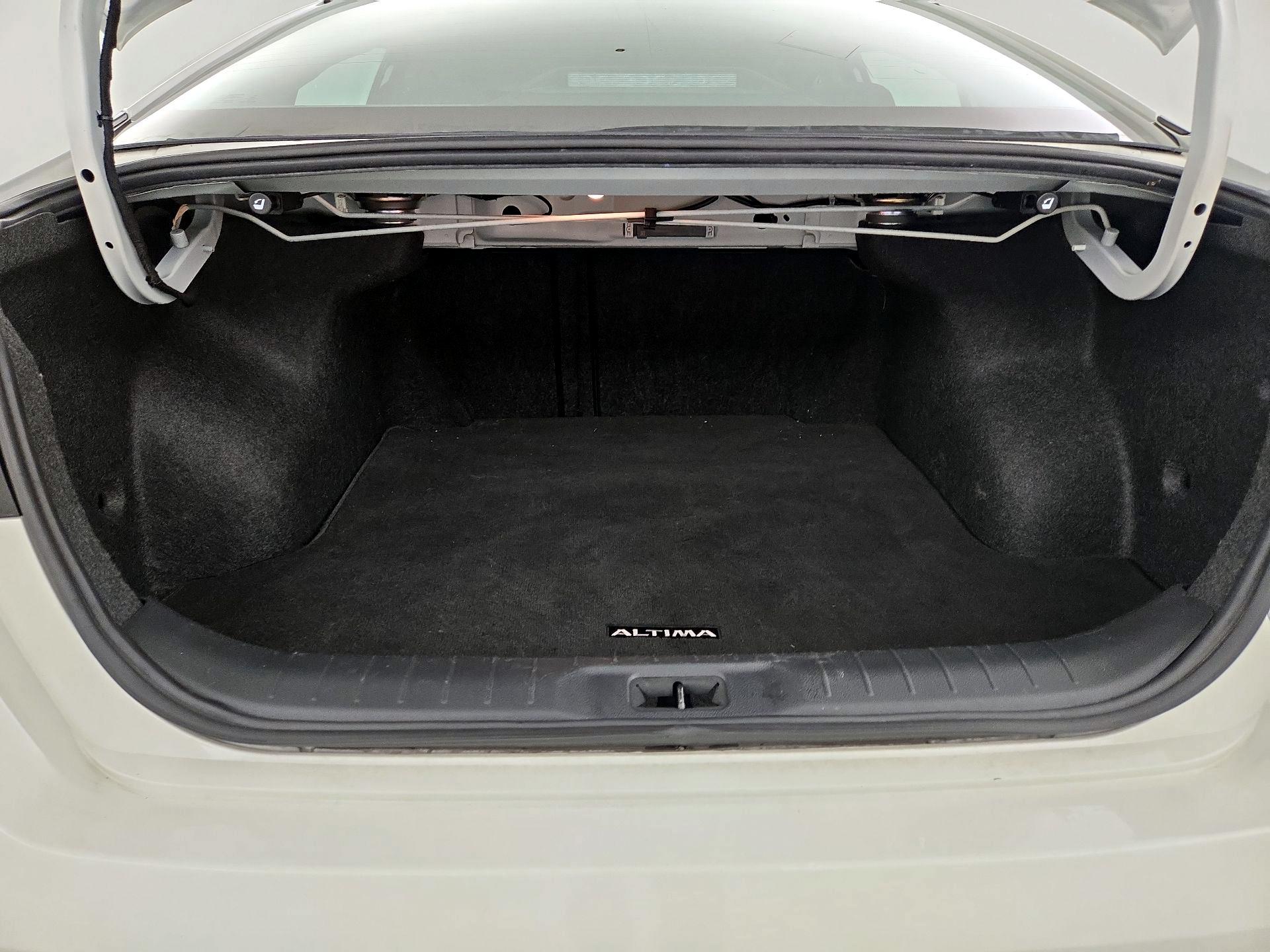 Thumbnail: 2020 Nissan Altima - 20