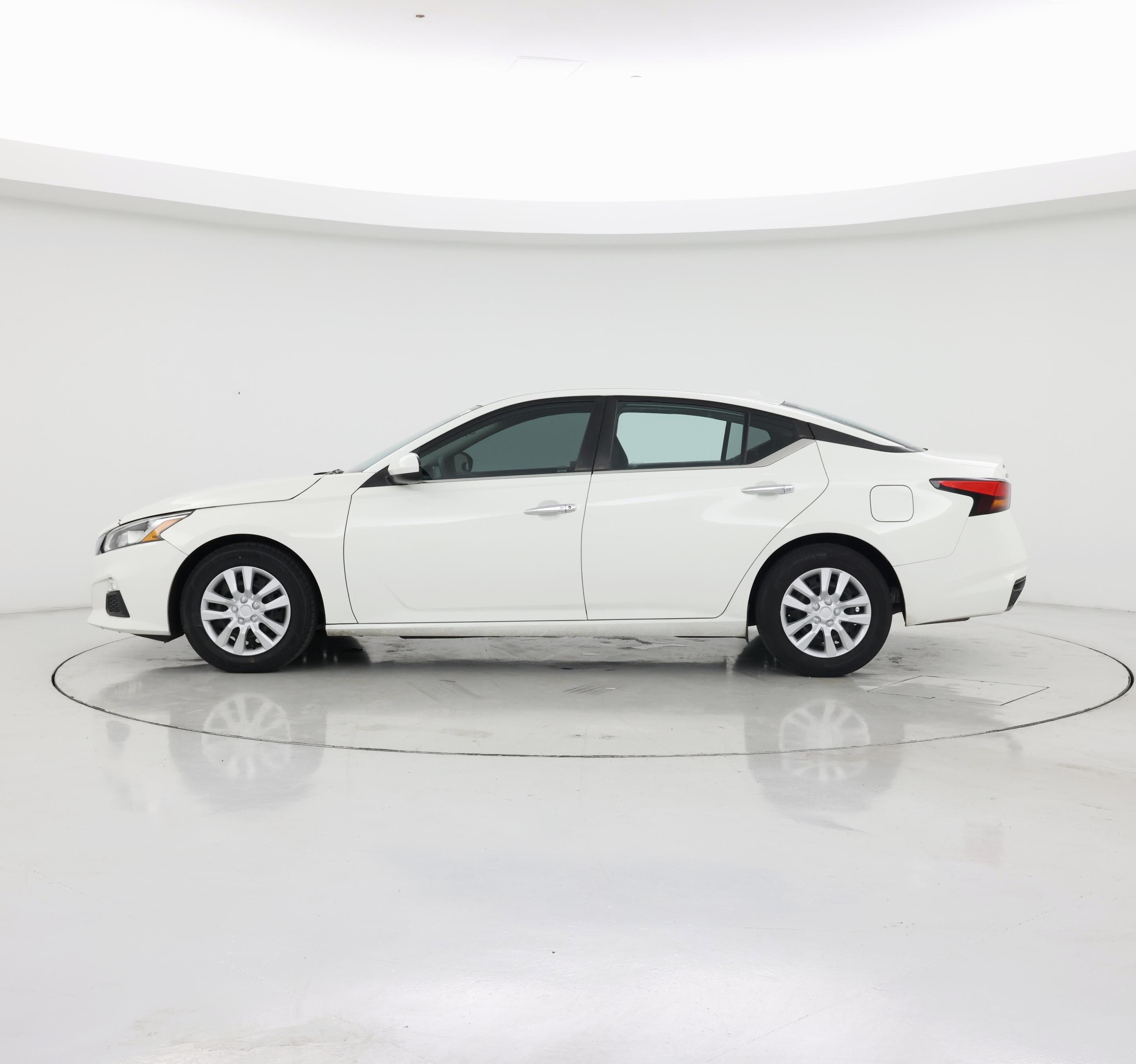 Thumbnail: 2020 Nissan Altima - 3