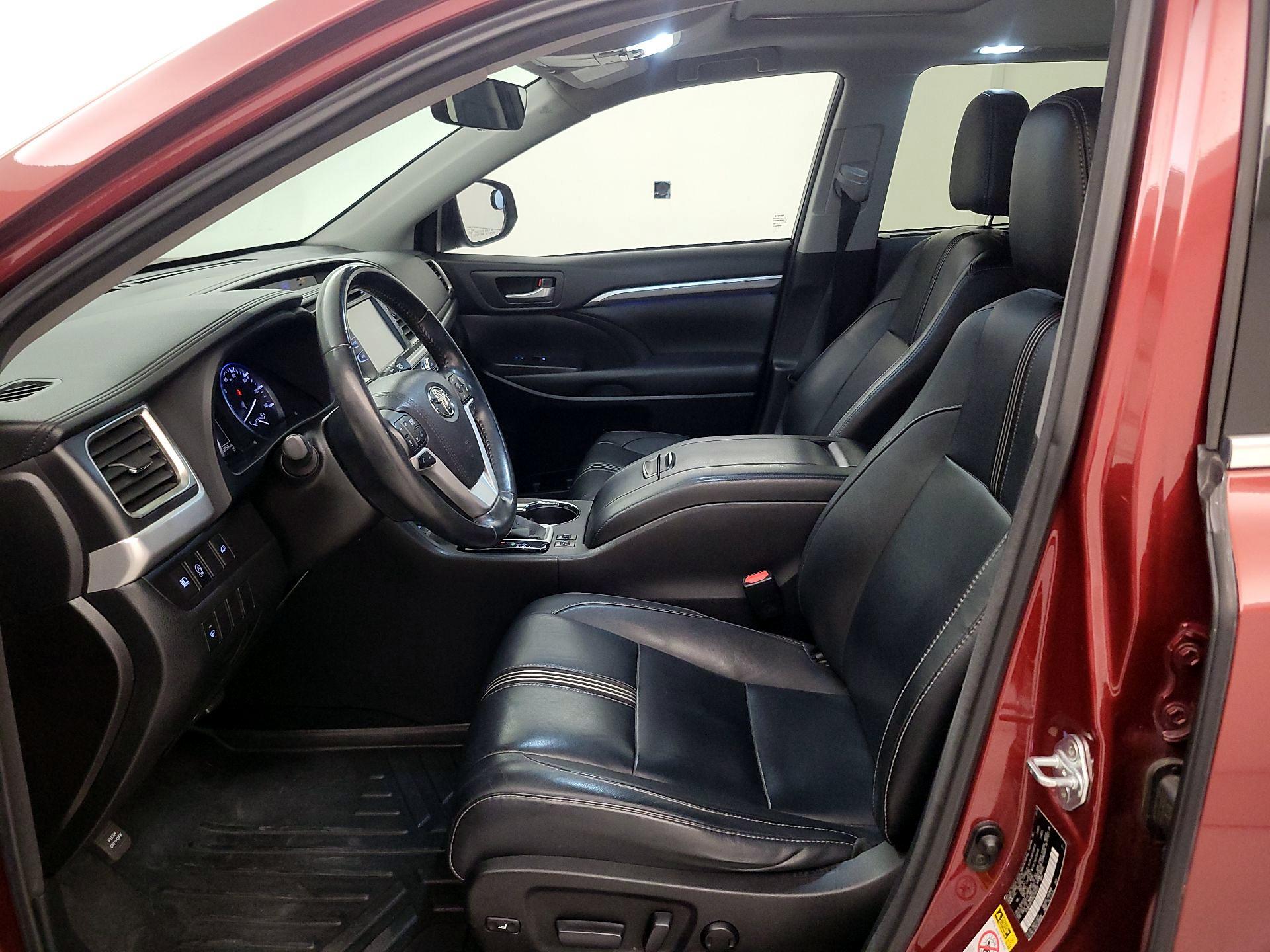 Thumbnail: 2017 Toyota Highlander - 11