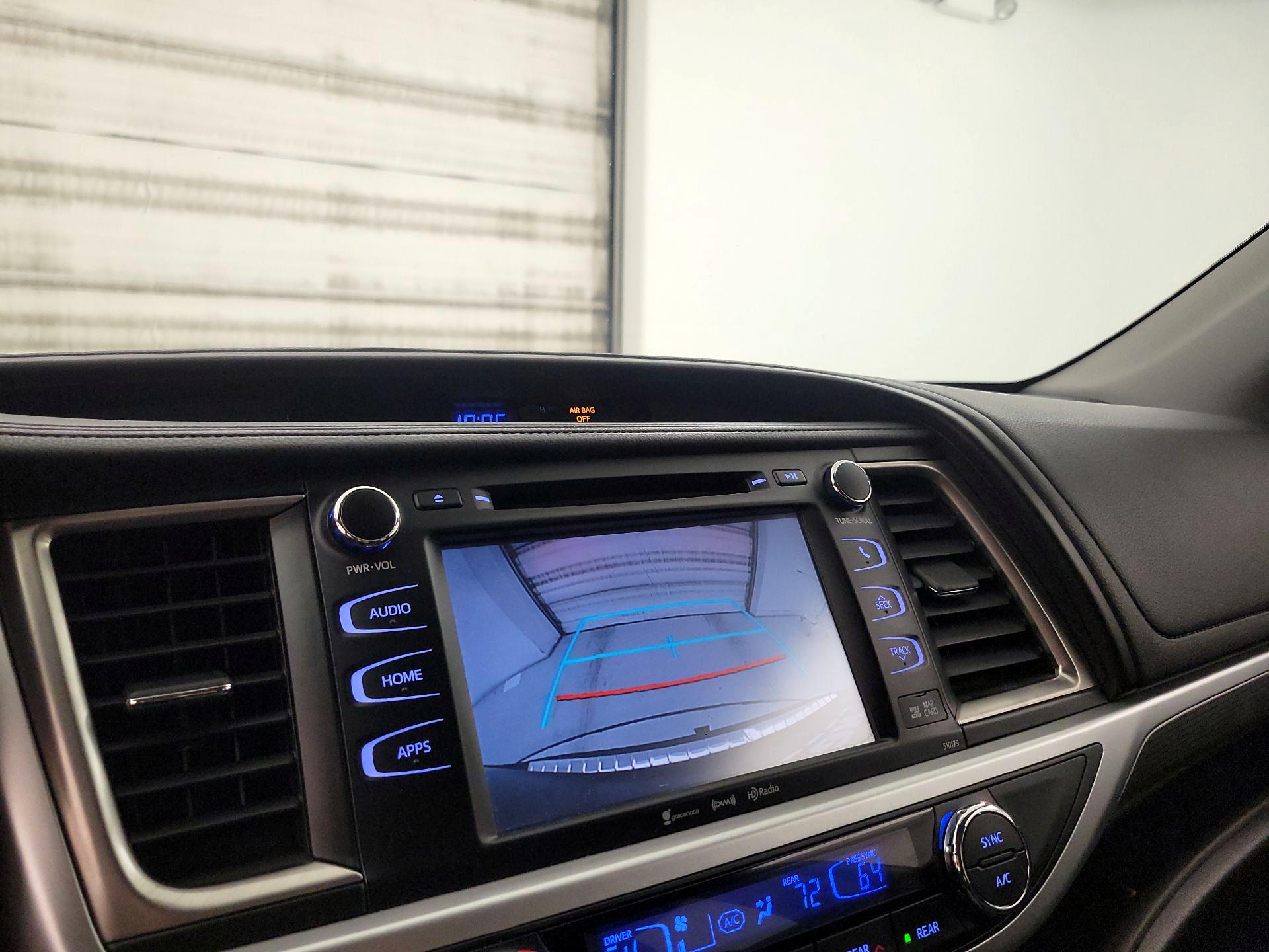 Thumbnail: 2017 Toyota Highlander - 14