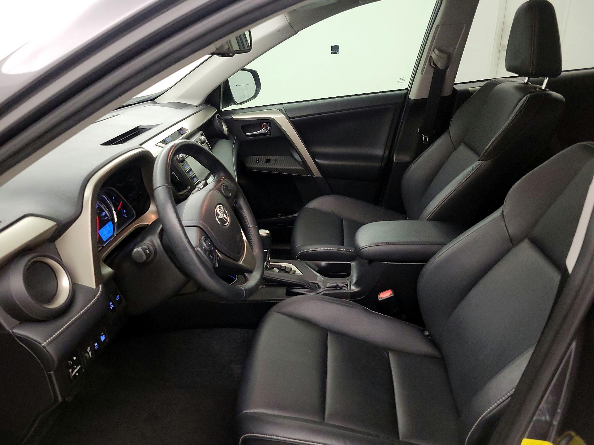 Thumbnail: 2015 Toyota RAV4 - 11