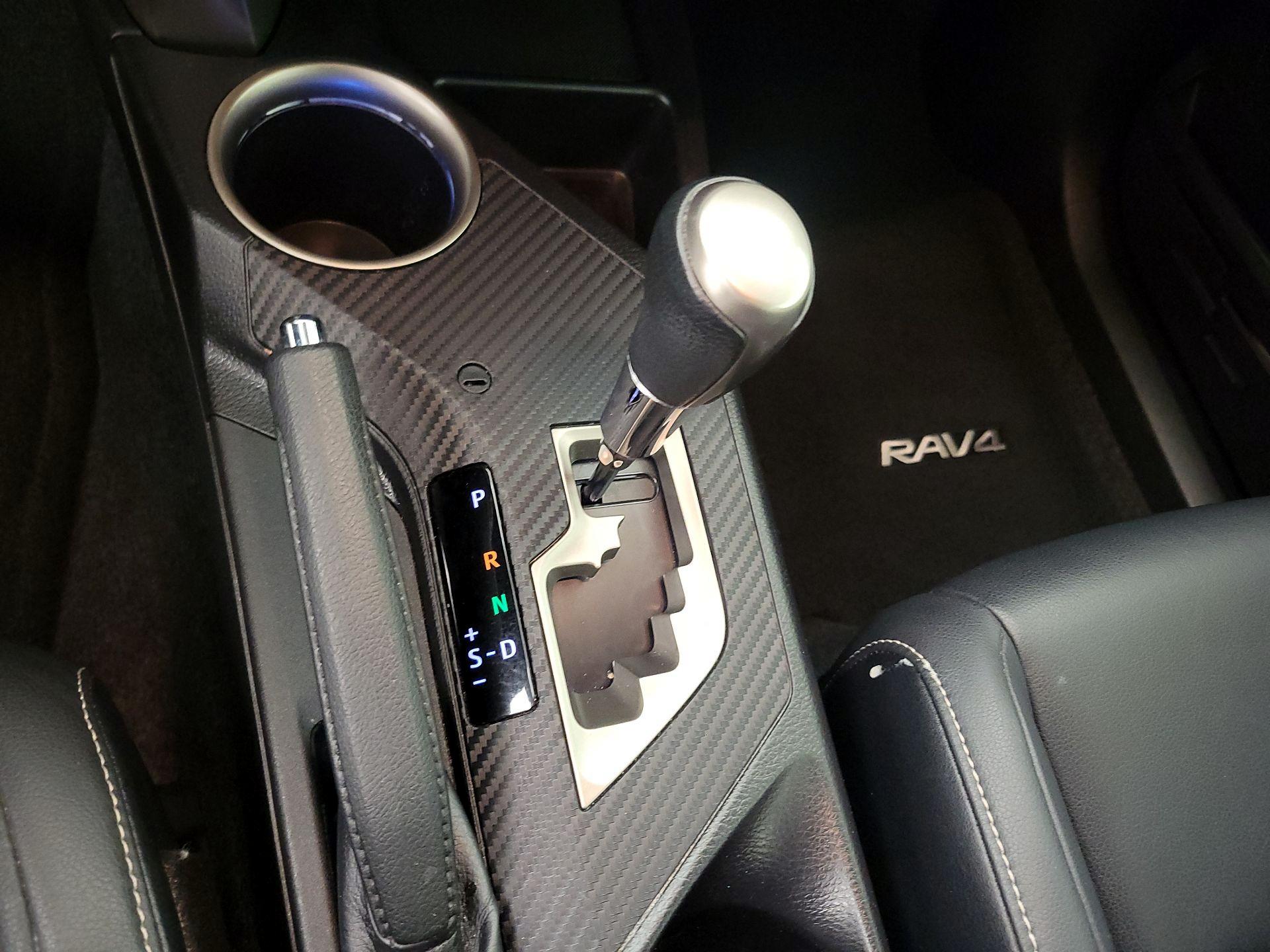 Thumbnail: 2015 Toyota RAV4 - 17