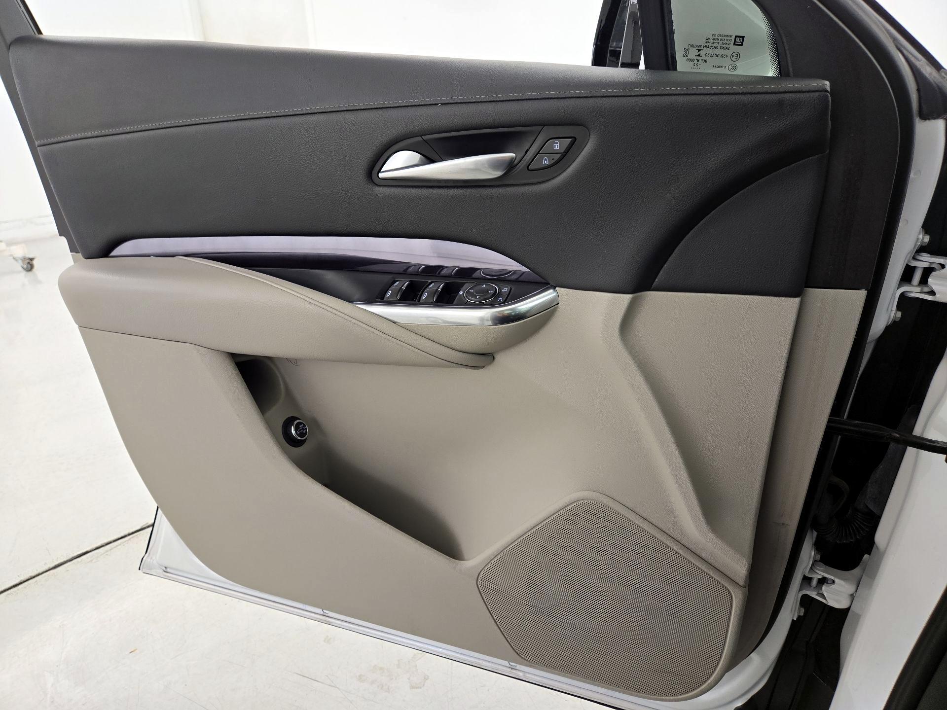 Thumbnail: 2023 Cadillac XT4 - 12