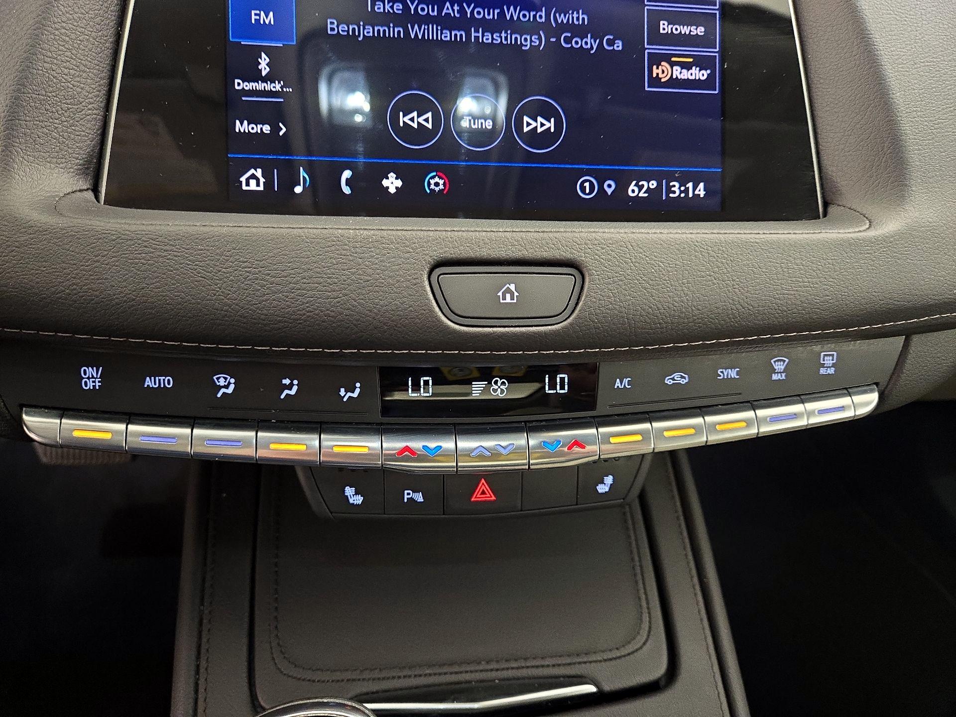 Thumbnail: 2023 Cadillac XT4 - 16