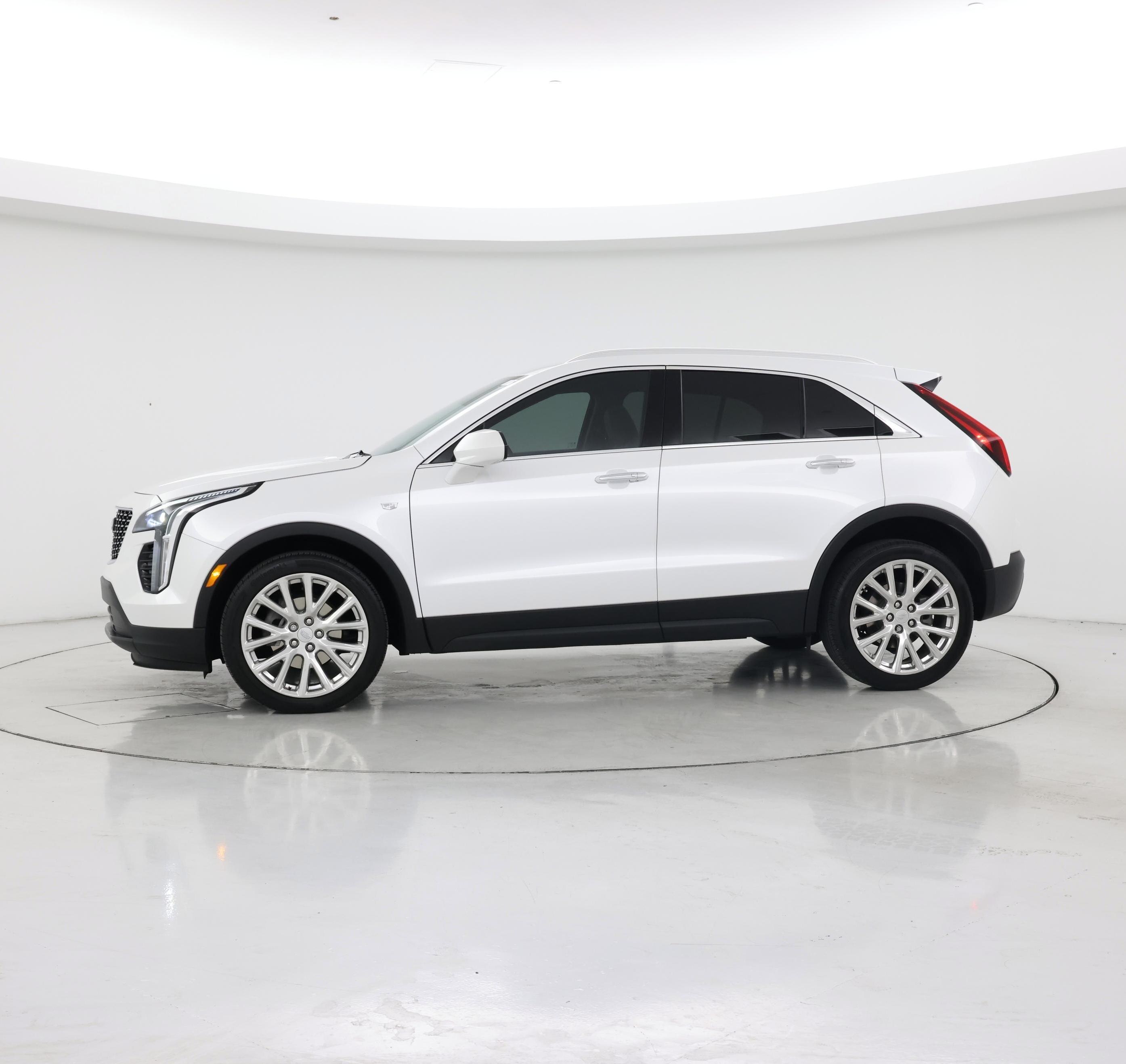 Thumbnail: 2023 Cadillac XT4 - 3