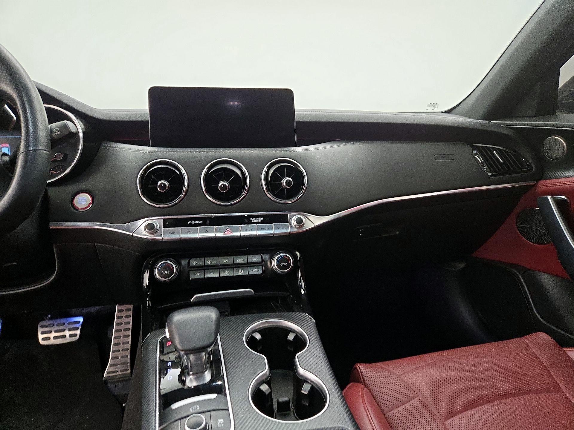 Thumbnail: 2022 Kia Stinger - 9