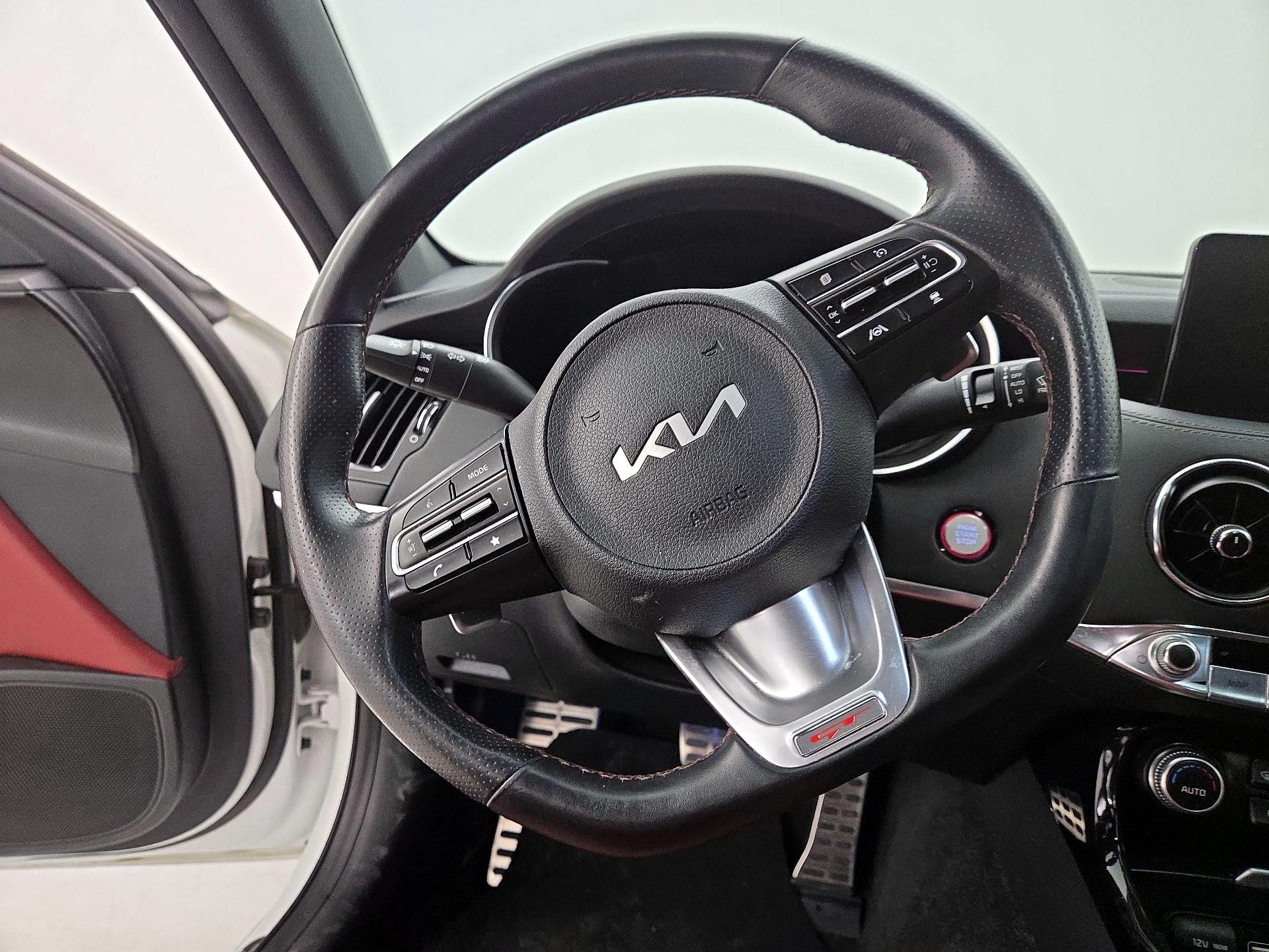 Thumbnail: 2022 Kia Stinger - 10