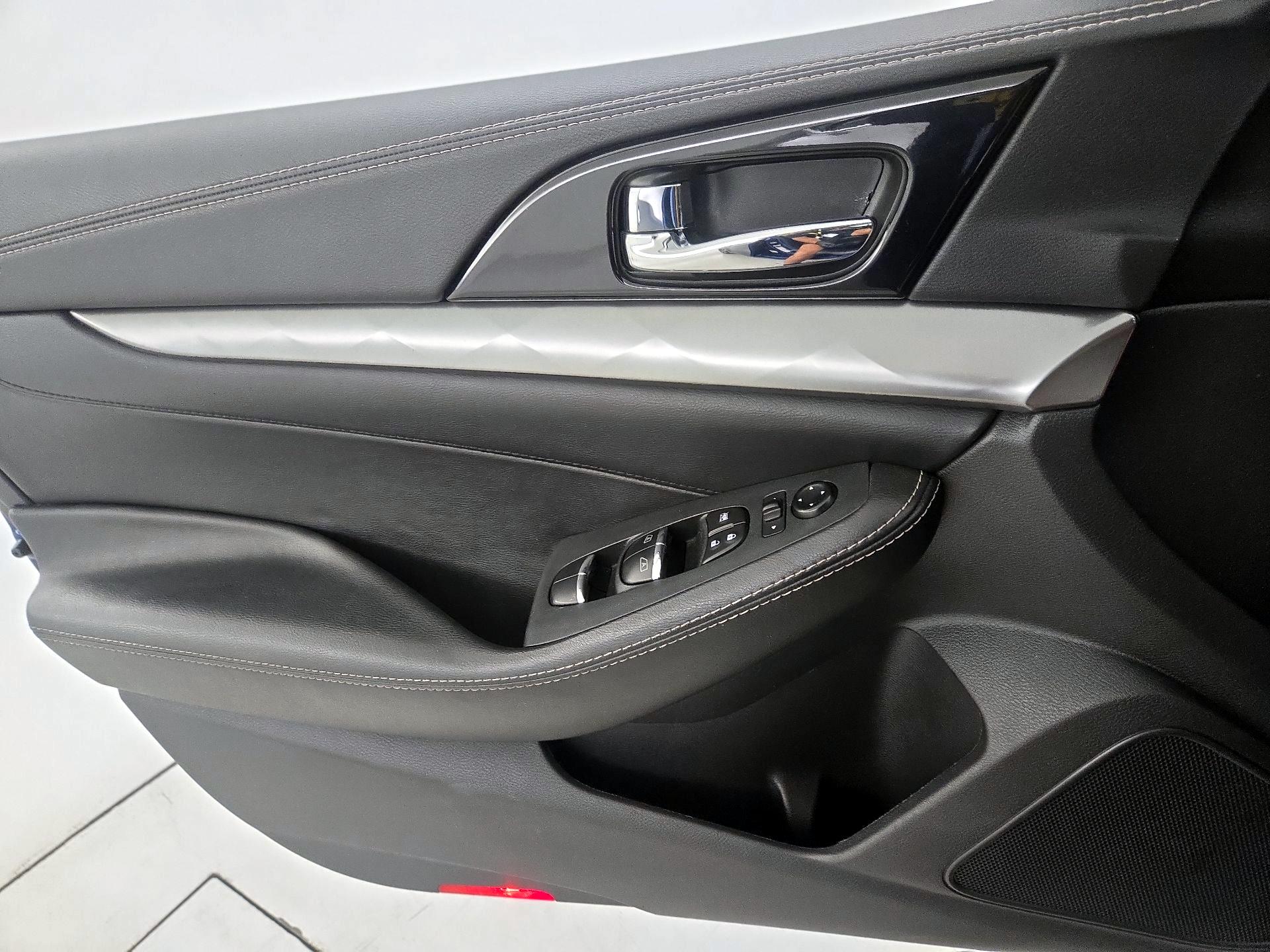 Thumbnail: 2021 Nissan Maxima - 12