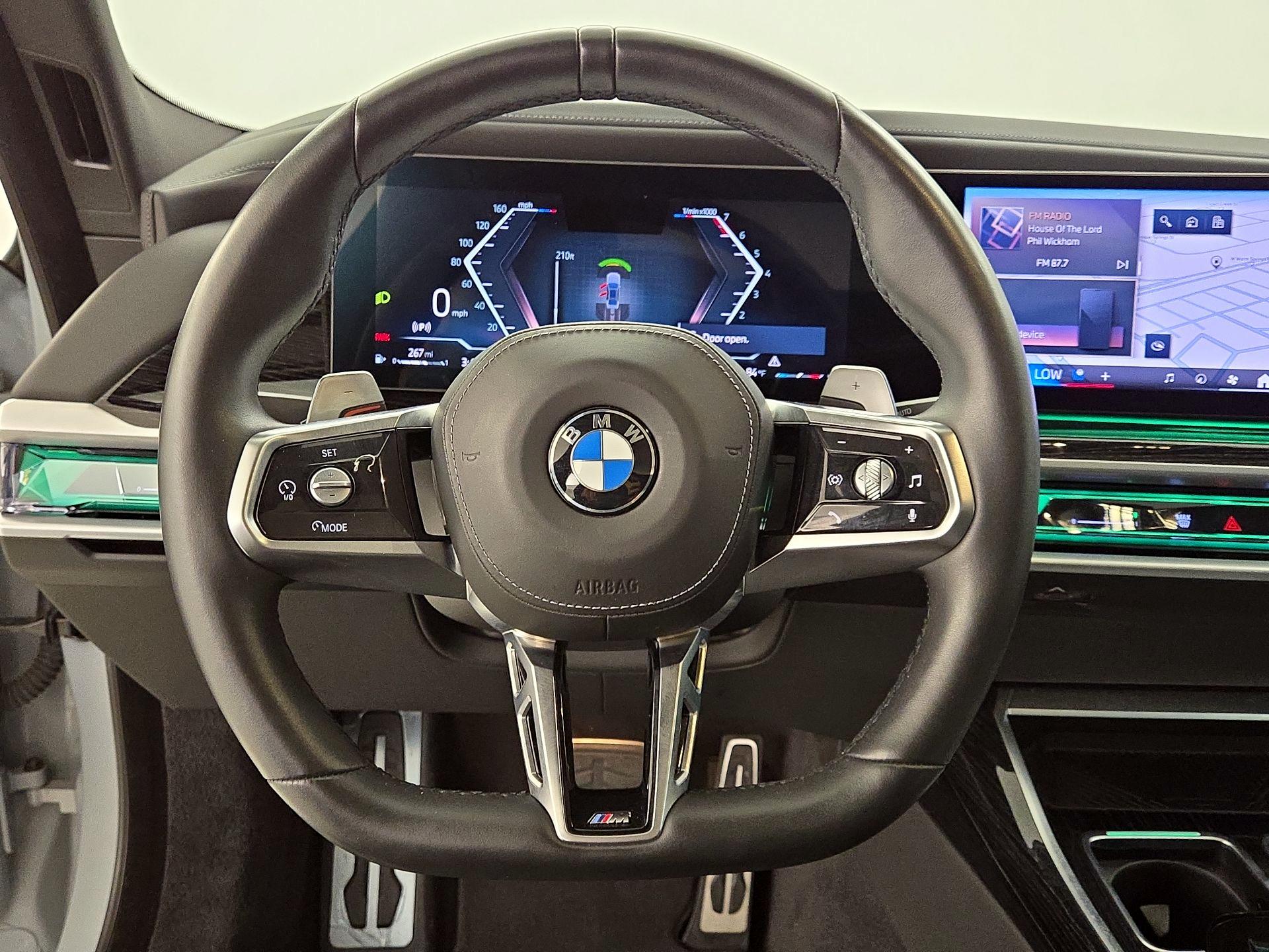 Thumbnail: 2024 BMW 7 Series - 10