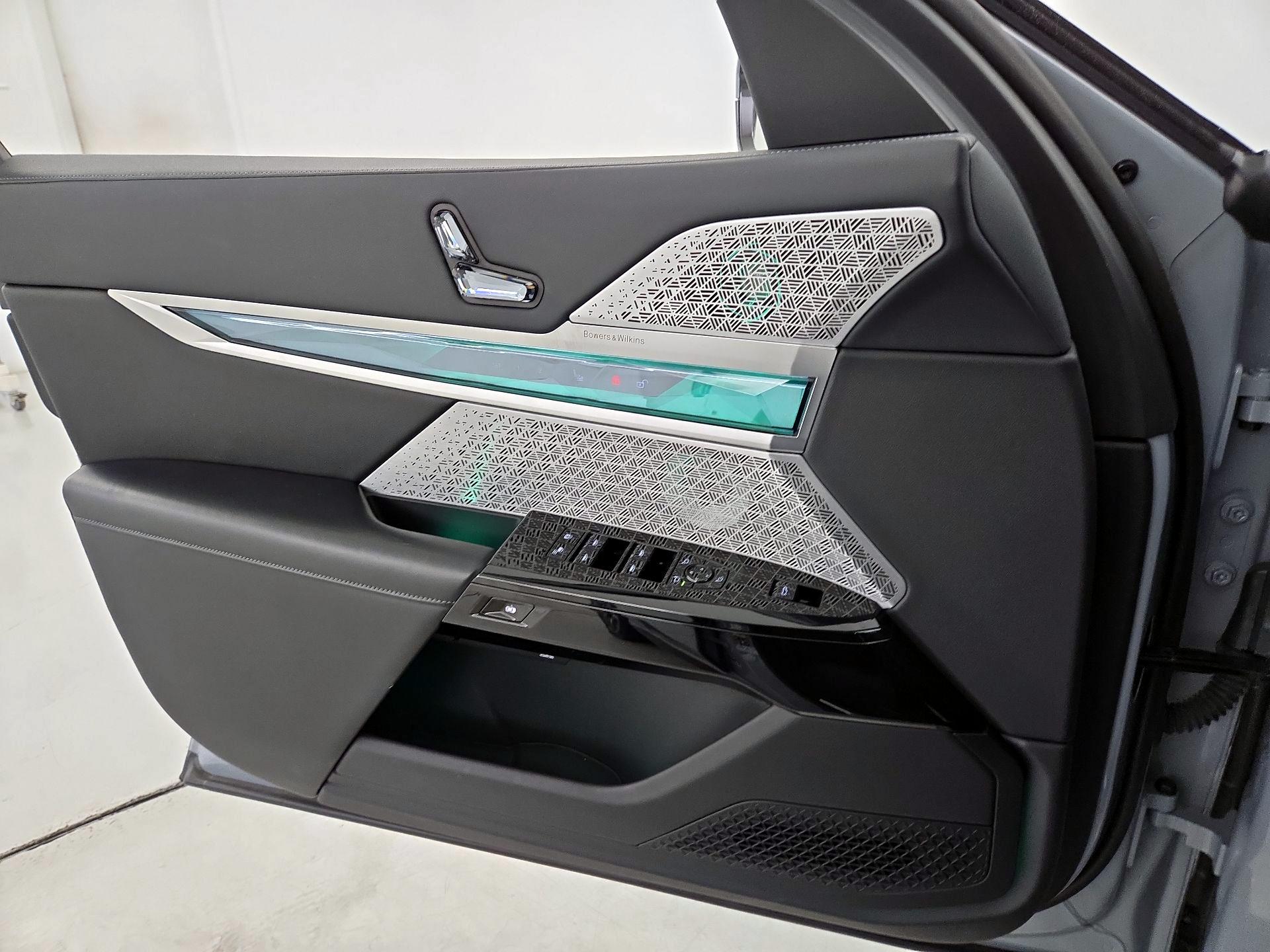 Thumbnail: 2024 BMW 7 Series - 12