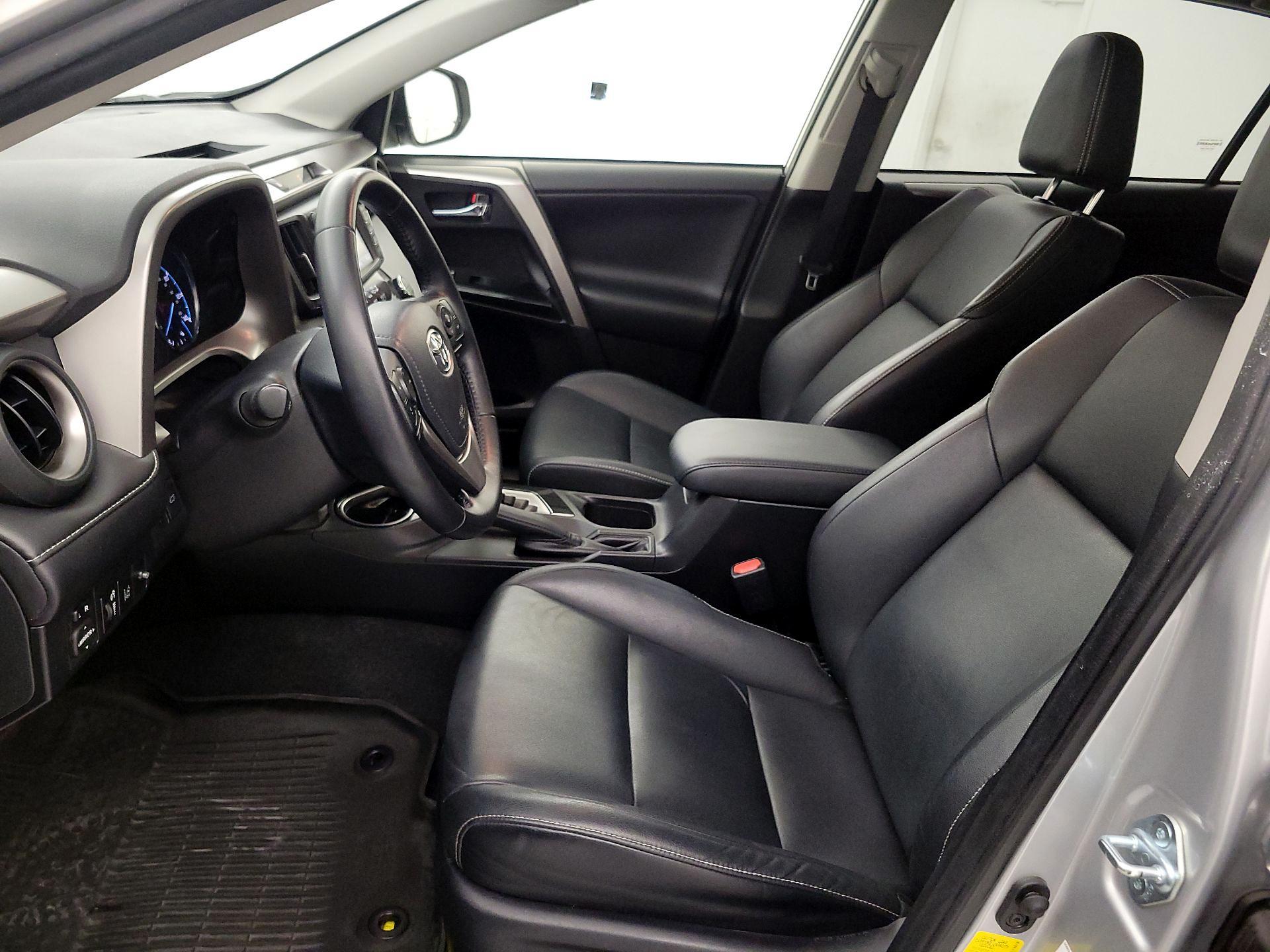 Thumbnail: 2016 Toyota RAV4 - 11