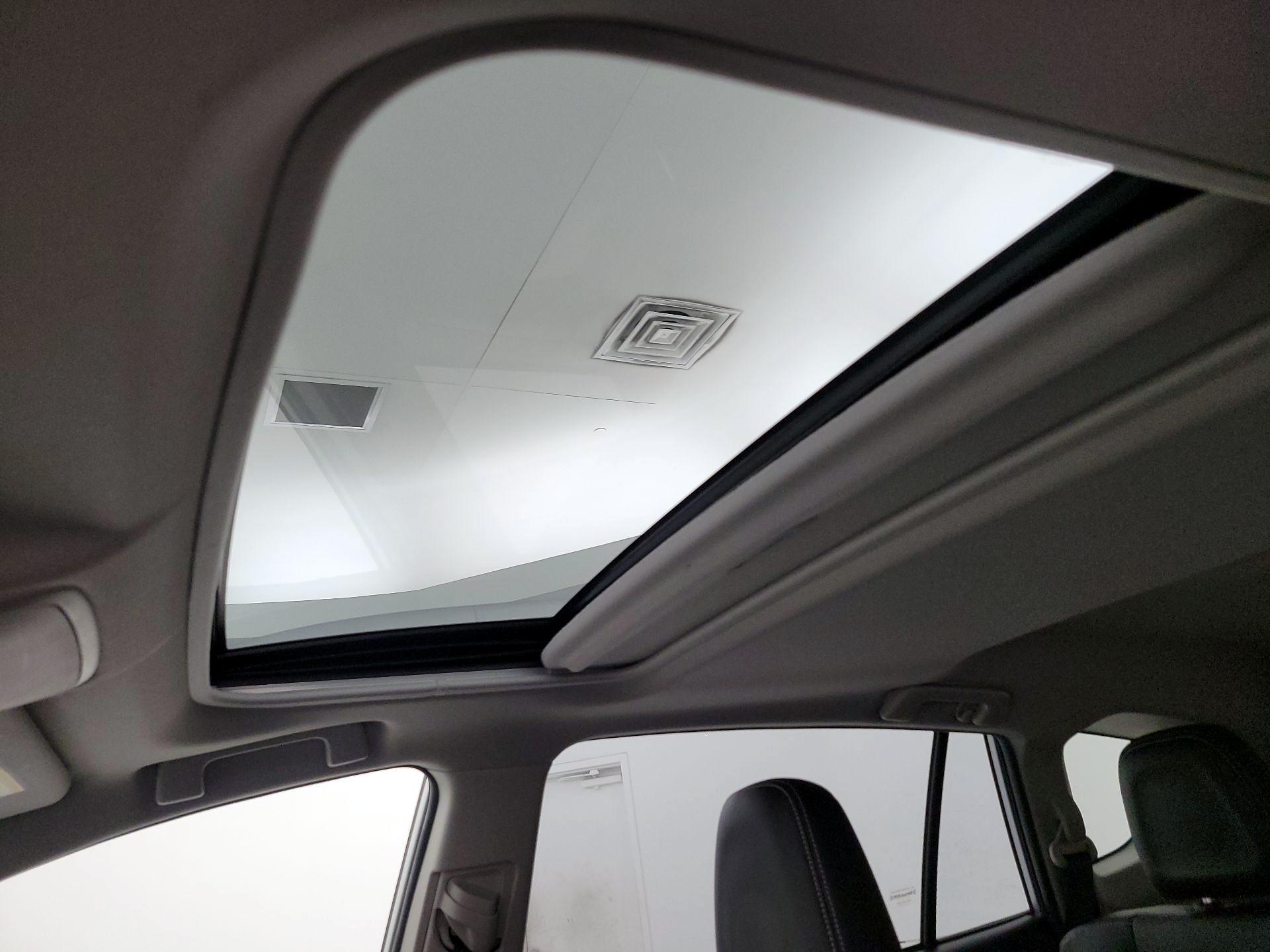 Thumbnail: 2016 Toyota RAV4 - 19