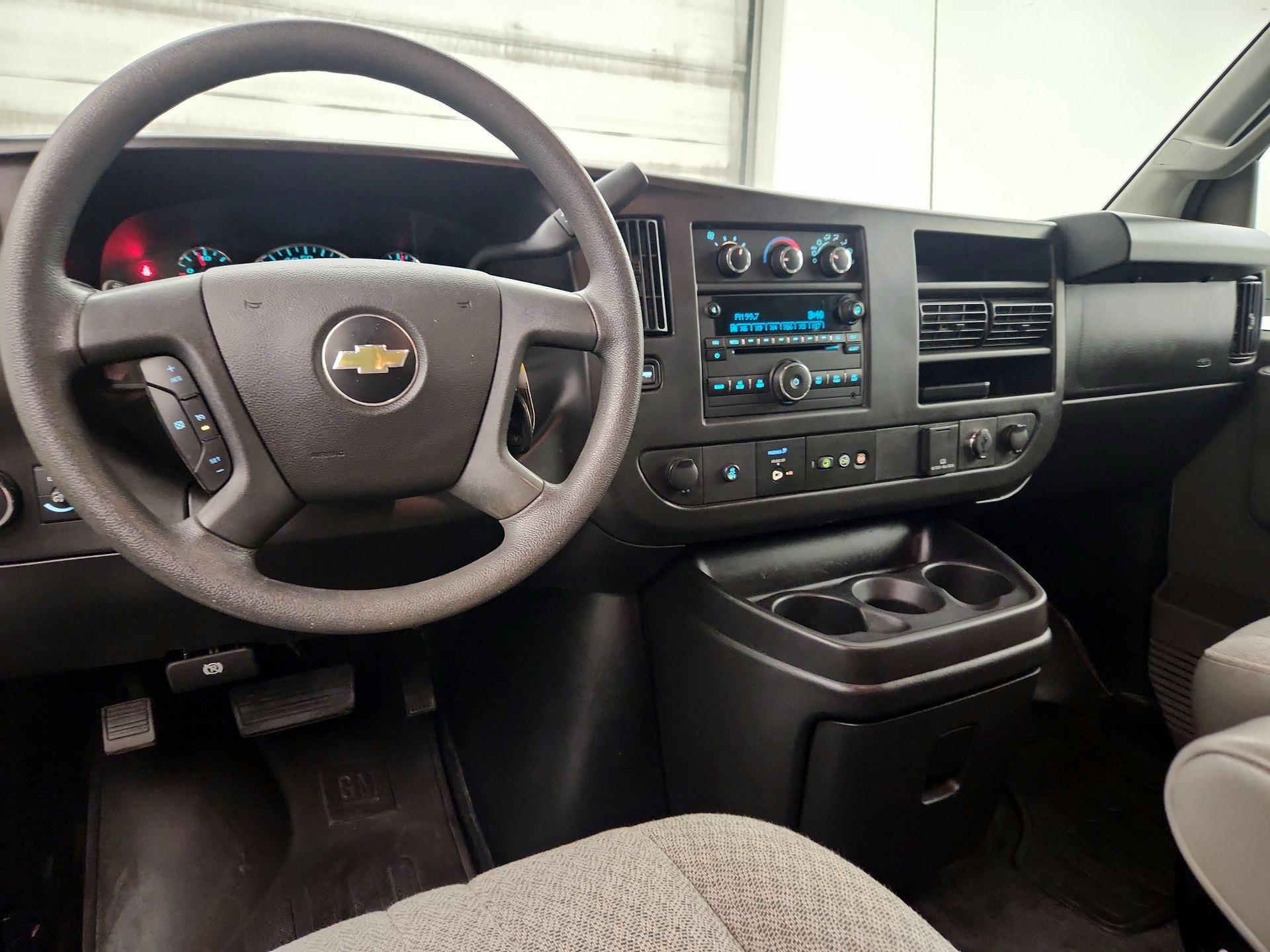 Thumbnail: 2017 Chevrolet Express - 9