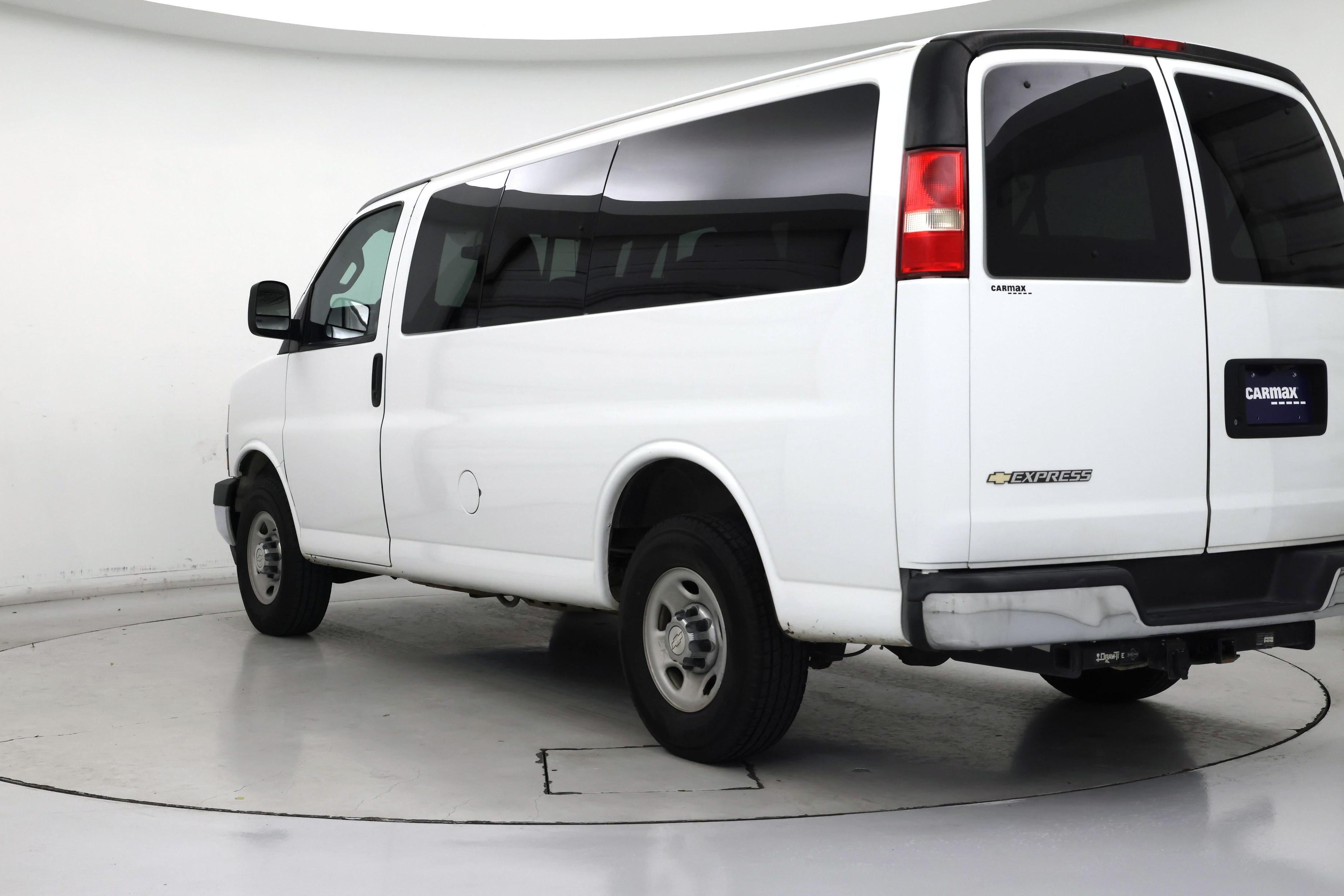 Thumbnail: 2017 Chevrolet Express - 2