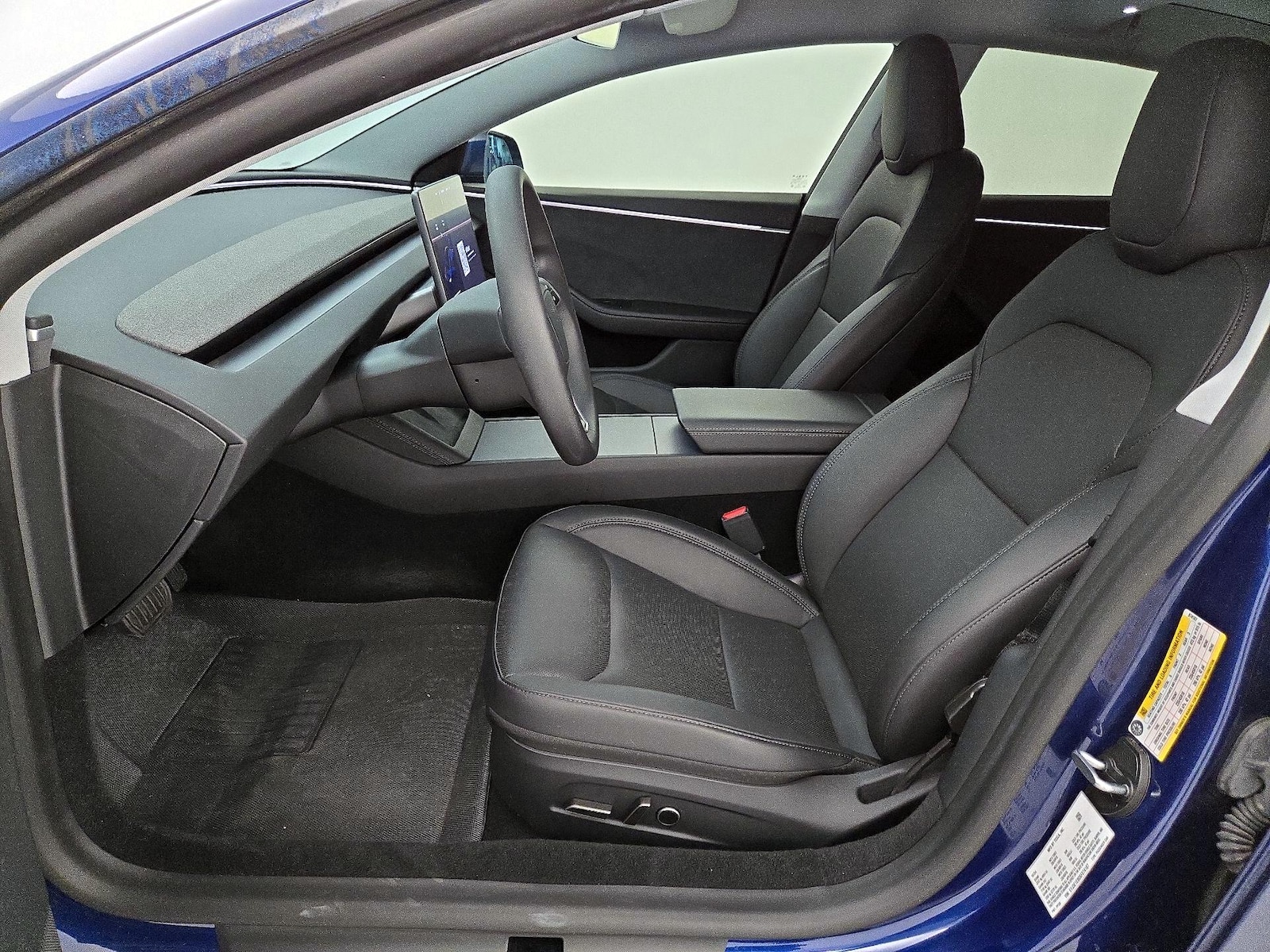 2025 Tesla Model 3 Long Range - Photo 12