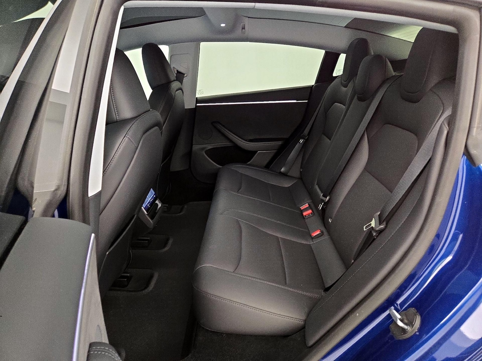 2025 Tesla Model 3 Long Range - Photo 20