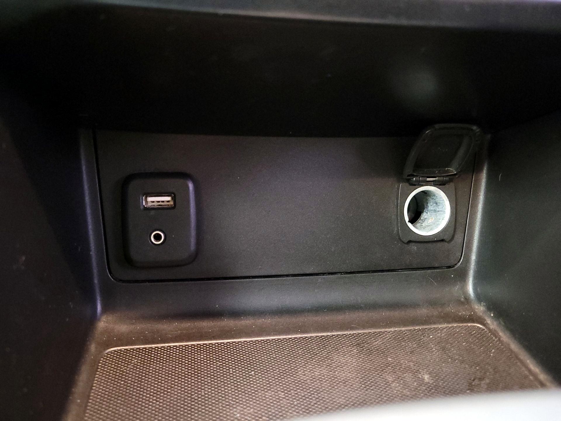 Thumbnail: 2016 Chevrolet Colorado - 18