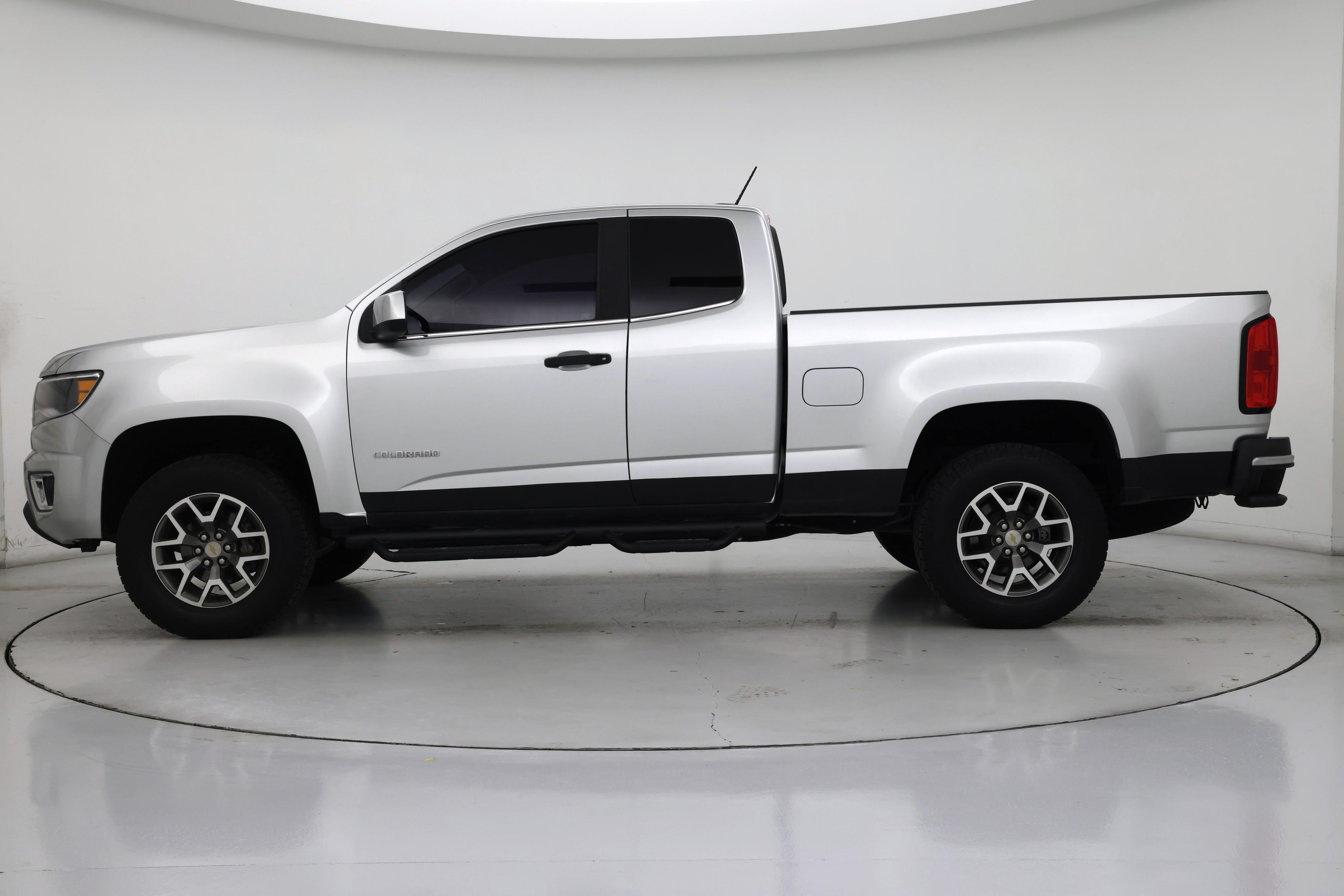 Thumbnail: 2016 Chevrolet Colorado - 3