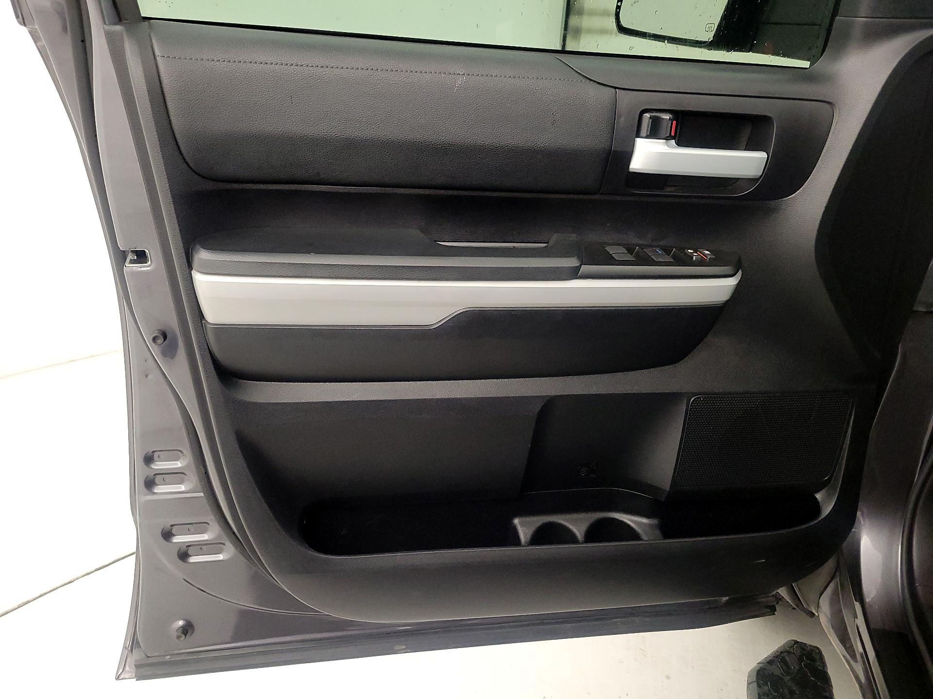 Thumbnail: 2019 Toyota Tundra - 12