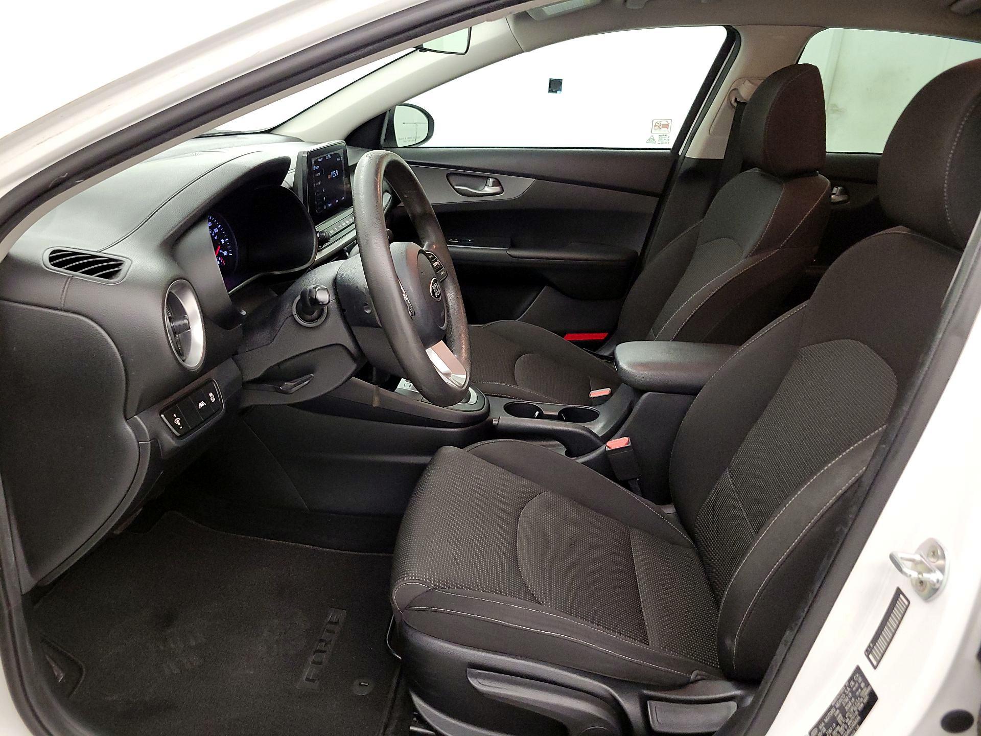 Thumbnail: 2019 Kia Forte - 11