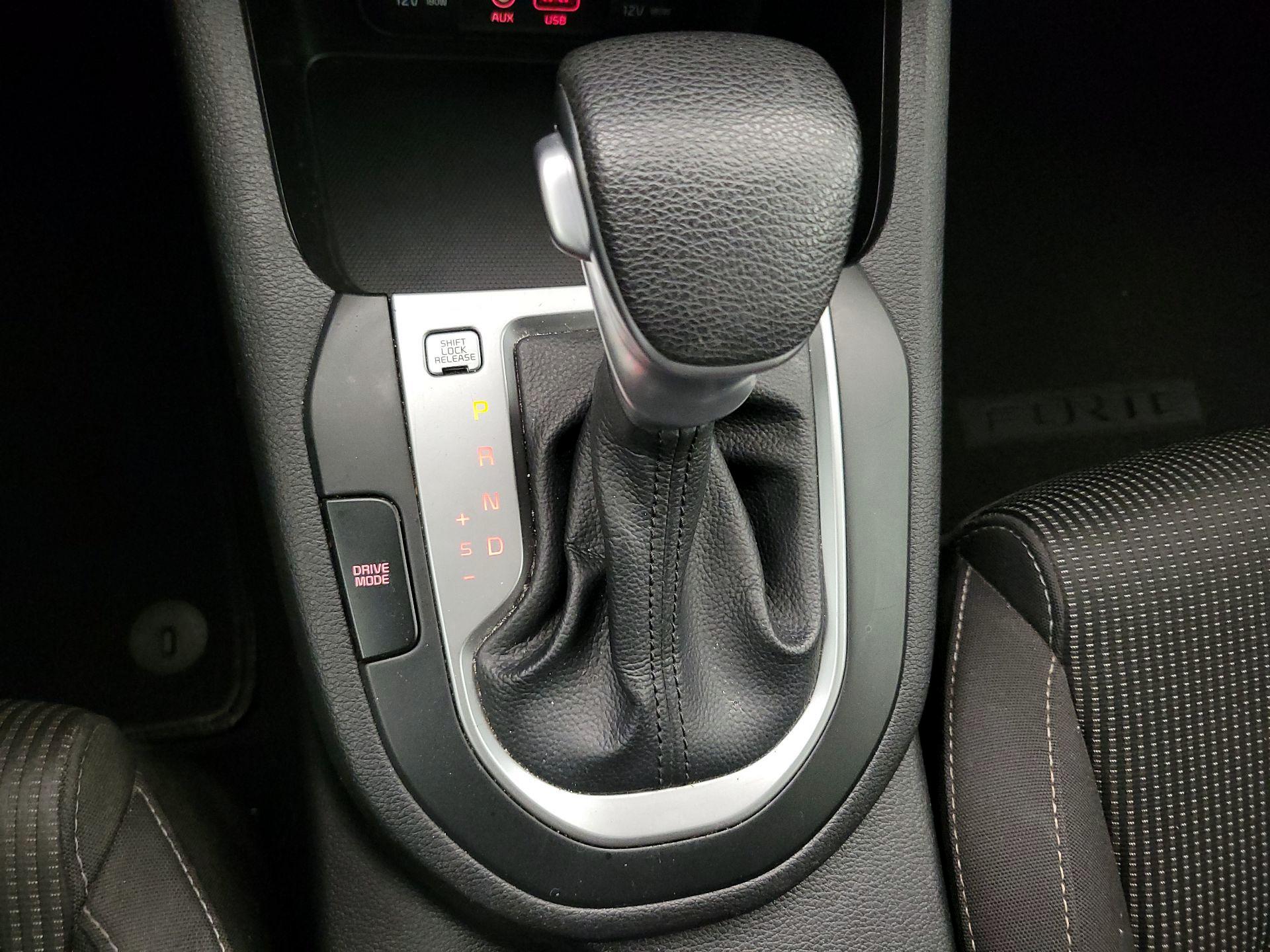 Thumbnail: 2019 Kia Forte - 17