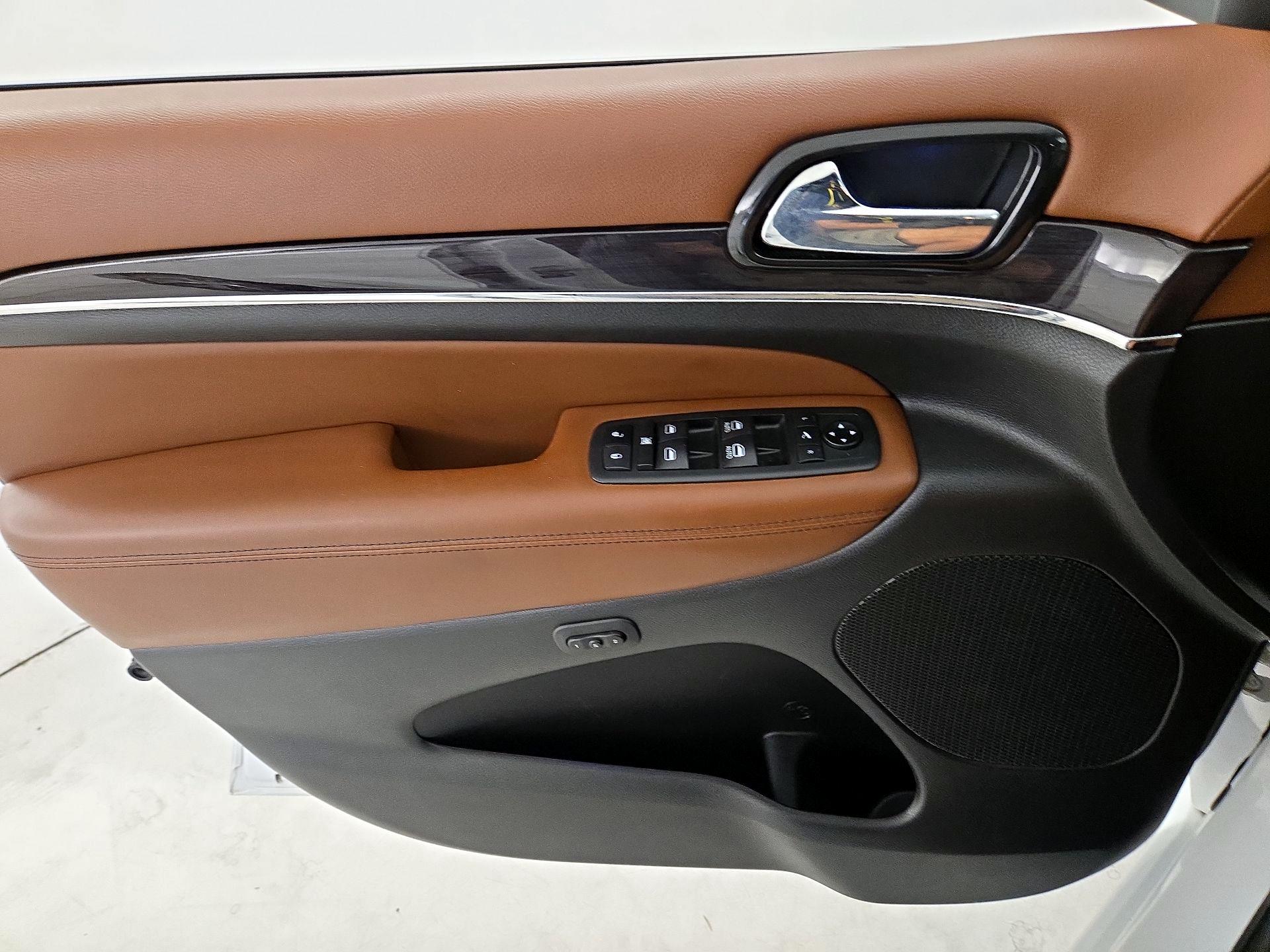 Thumbnail: 2021 Jeep Grand Cherokee - 12