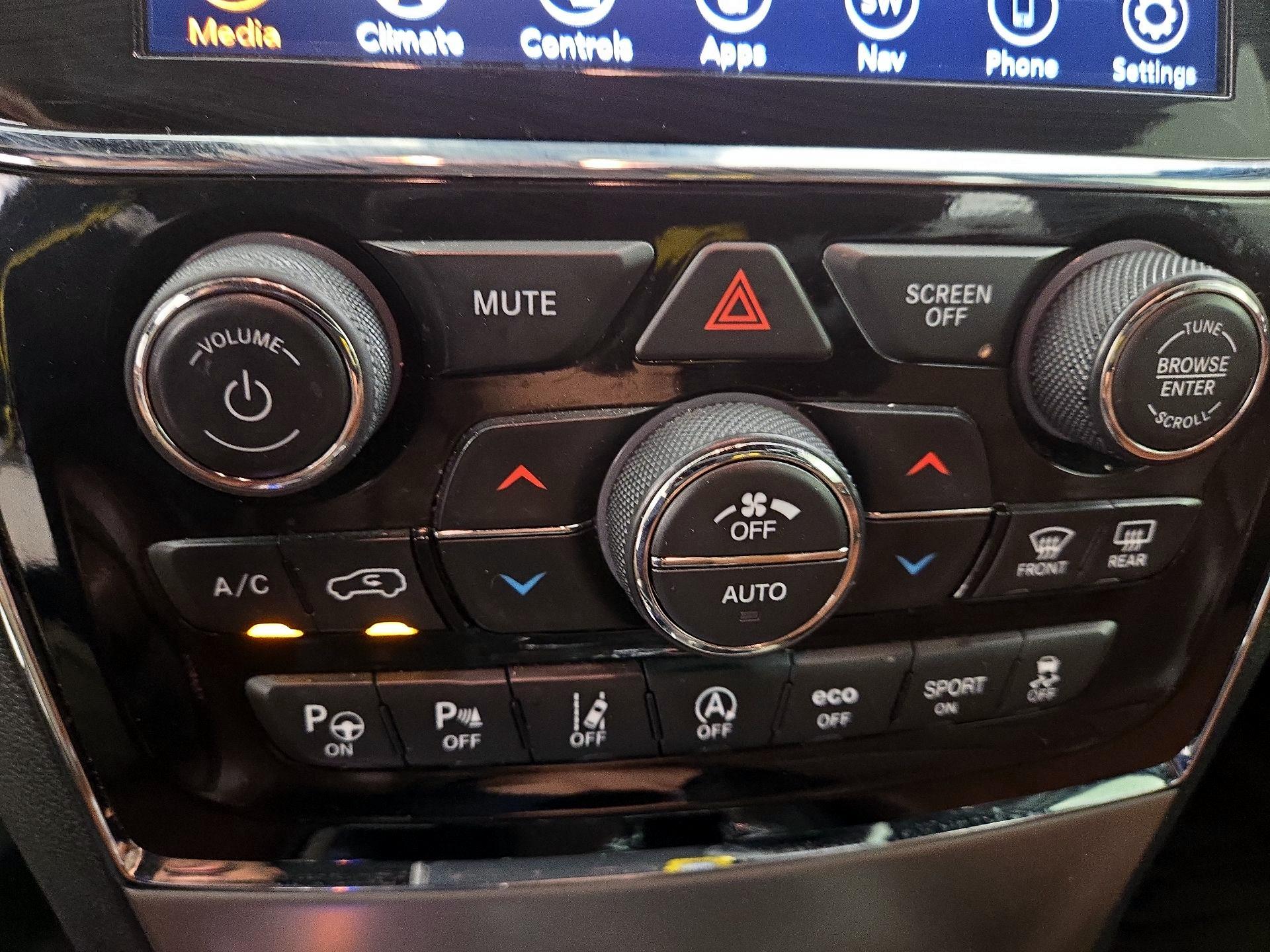 Thumbnail: 2021 Jeep Grand Cherokee - 17