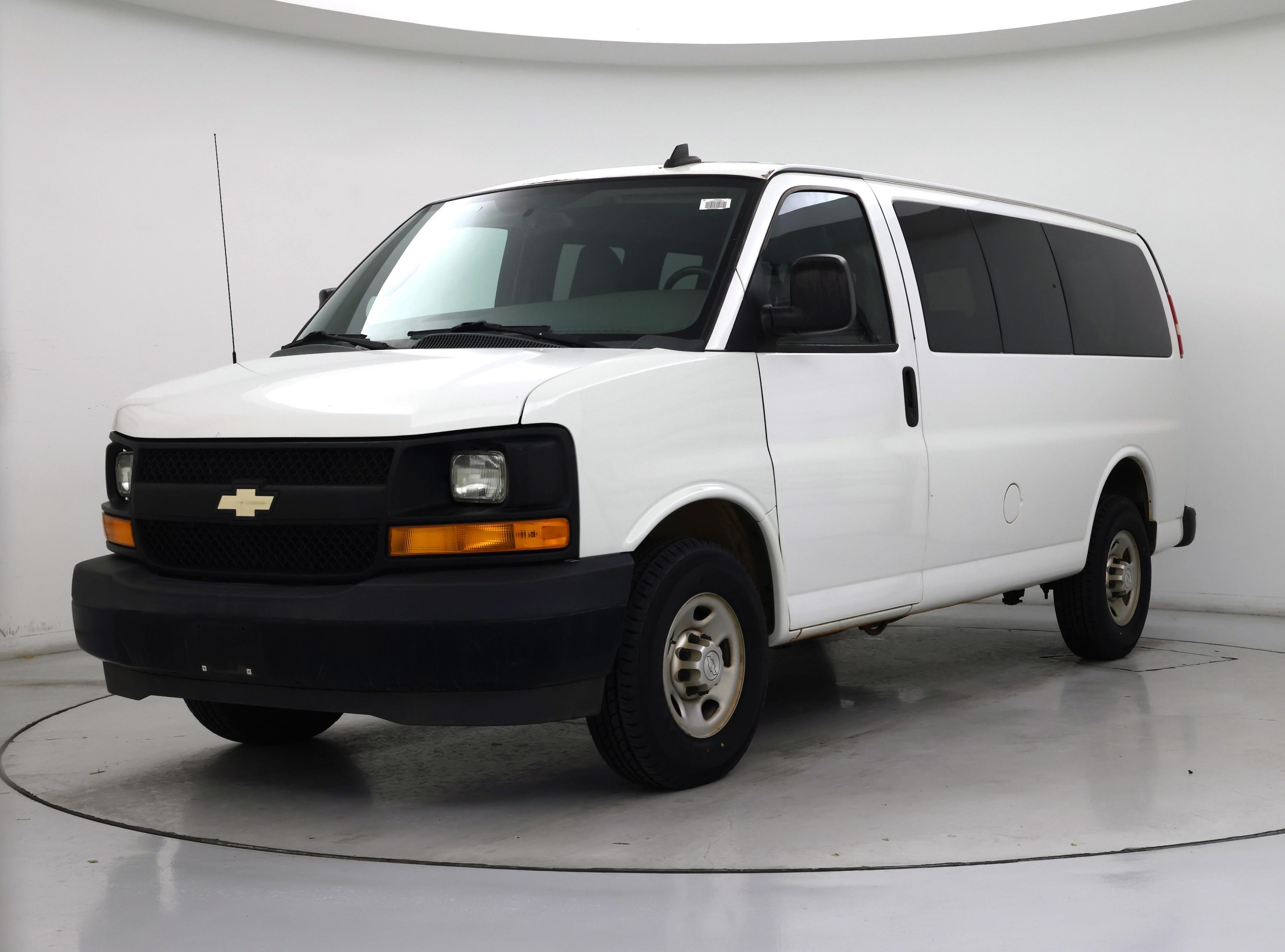 Thumbnail: 2017 Chevrolet Express - 4