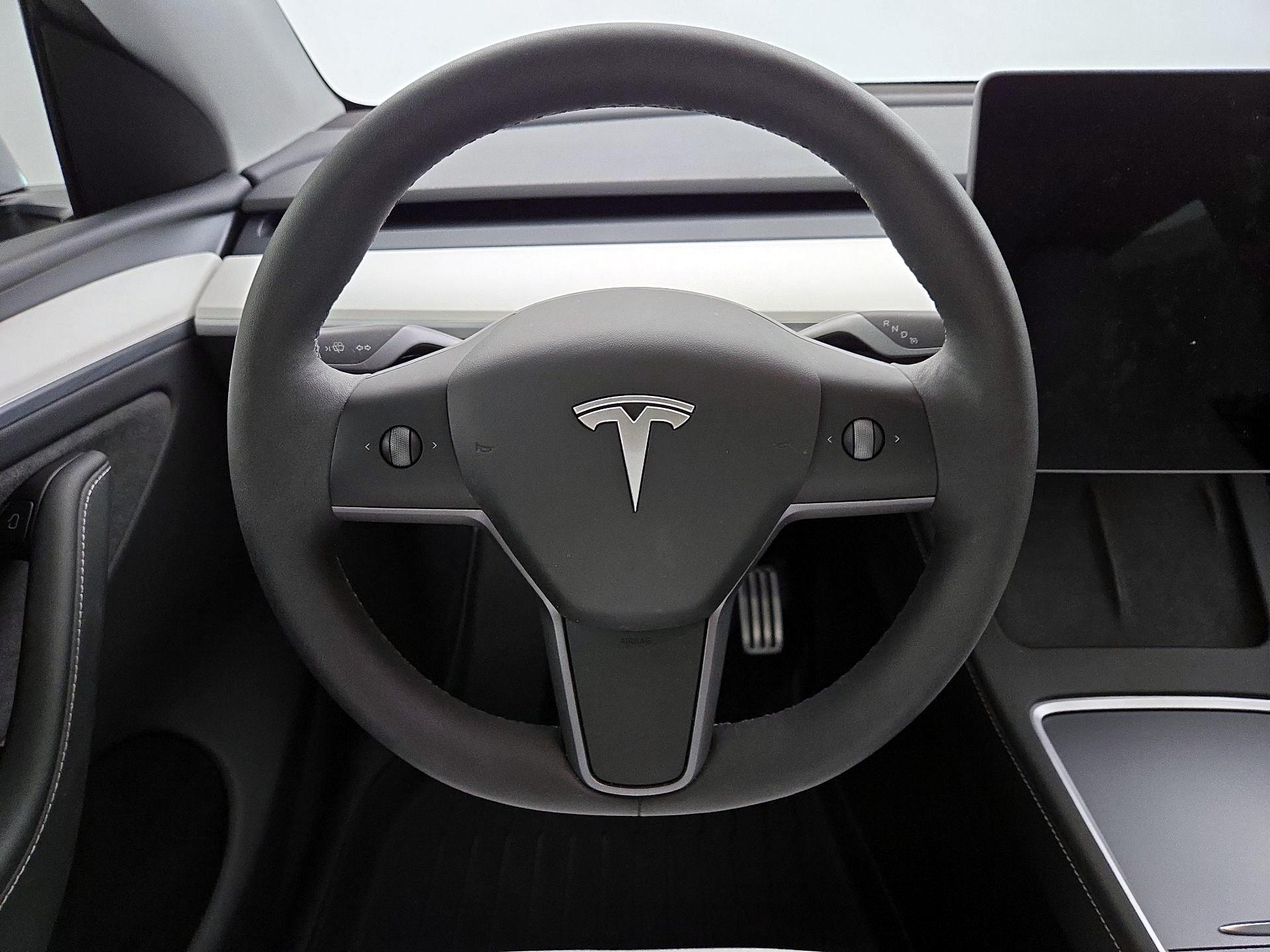 Thumbnail: 2024 Tesla Model Y - 10