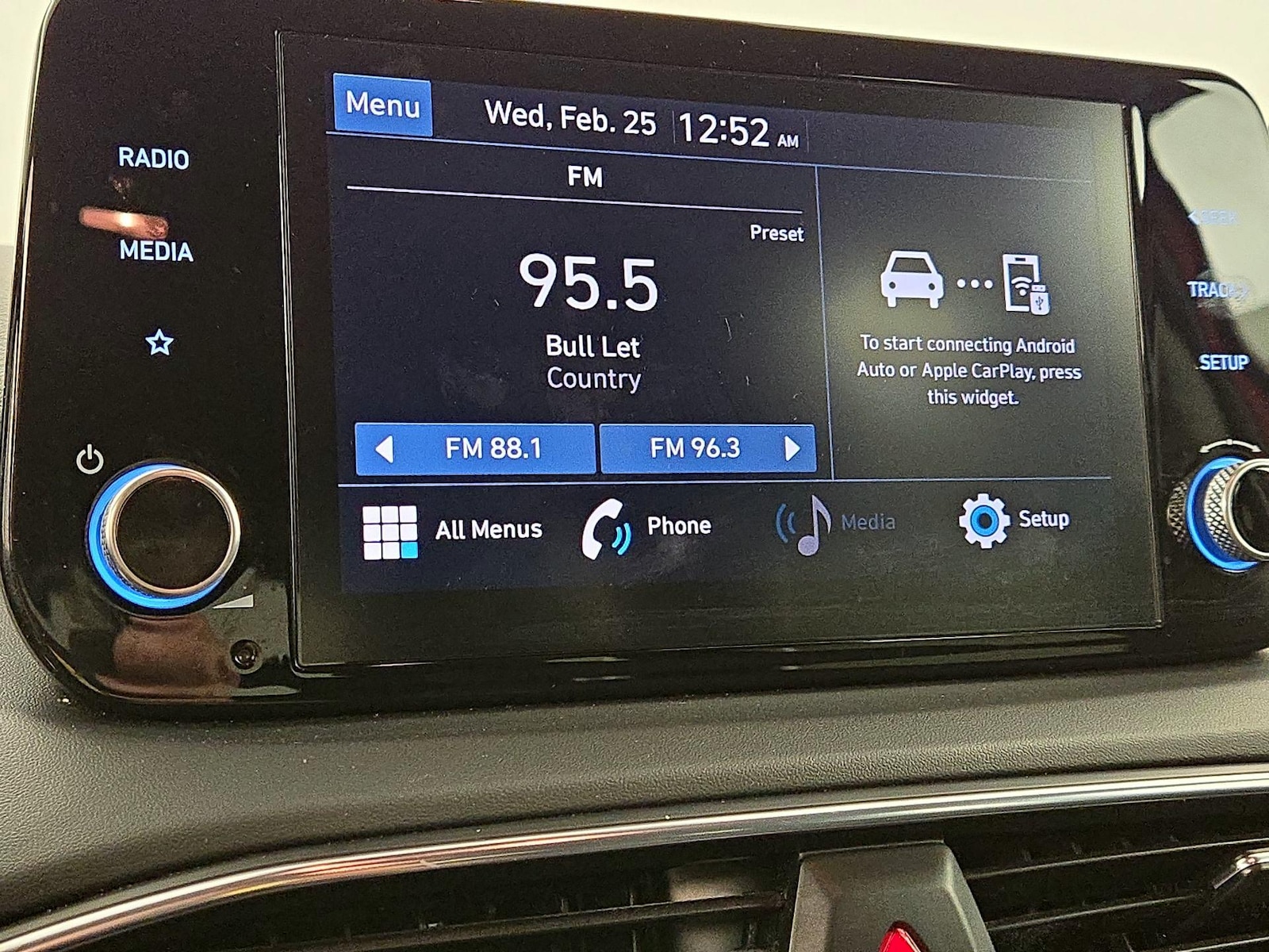 2023 Hyundai Santa Fe SE - Photo 16