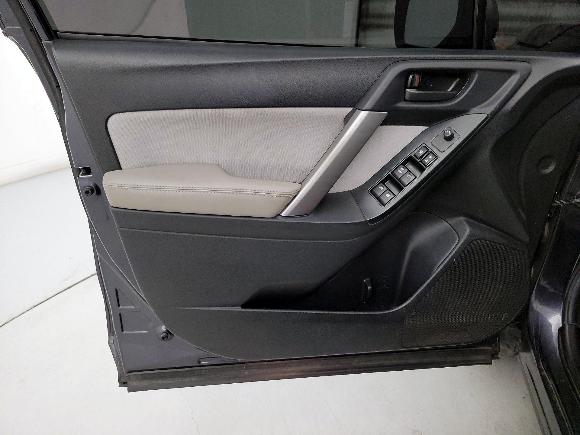 Thumbnail: 2016 Subaru Forester - 12