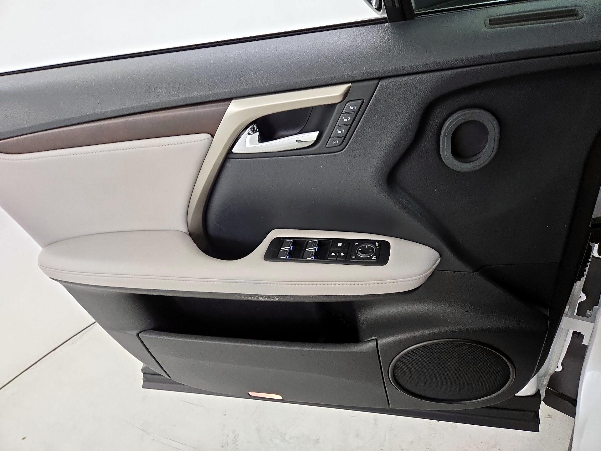 Thumbnail: 2020 Lexus RX - 12