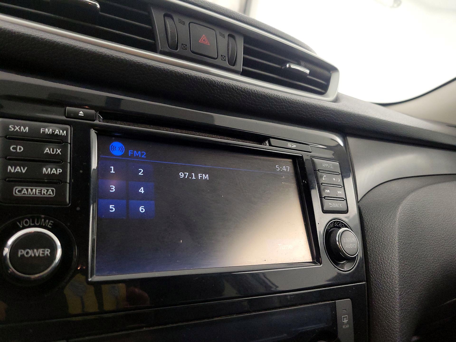 Thumbnail: 2016 Nissan Rogue - 16